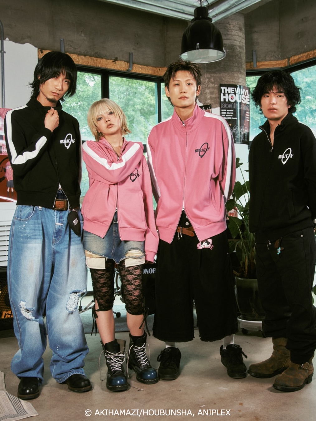 [KREAM 단독] Thevinylhouse x Bocchi the Rock! Kessoku Friends Tee Black, [KREAM 단독] Thevinylhouse x Bocchi the Rock! Kessoku Band Track Zip-Up Black 착용 스타일 - 9