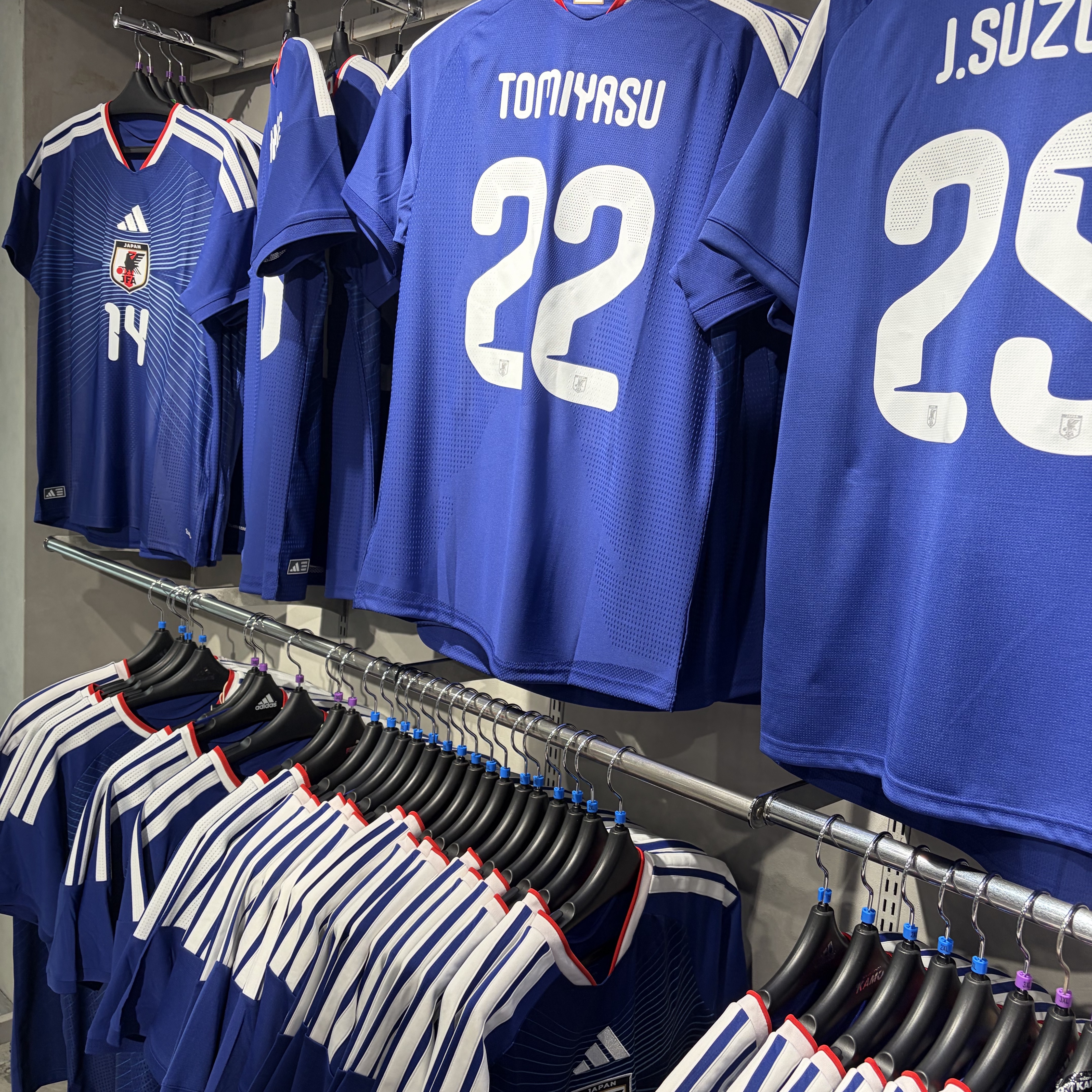 Adidas Japan 2026 Home Replica Jersey Japan Blue Ash Blue - KR Sizing (Non Marking Ver.), Xlim Ep.7 Synopsis 02 T-Shirt Navy 착용 스타일 - 1