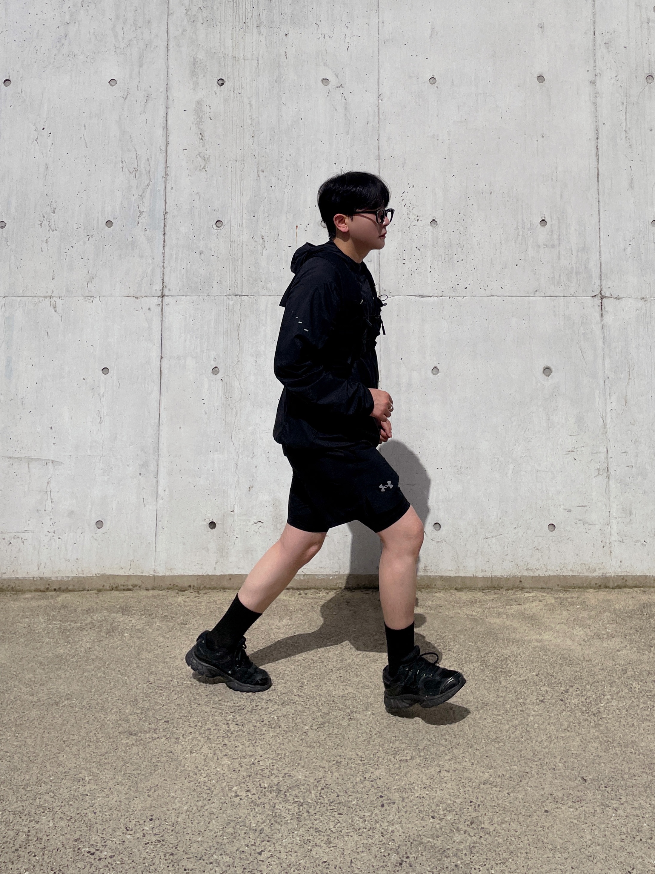Under Armour Launch 2-in-1 5 Inch Shorts Black Reflective, Nike Stride Repel UV Running Jacket Black - Asia 착용 스타일 - 3