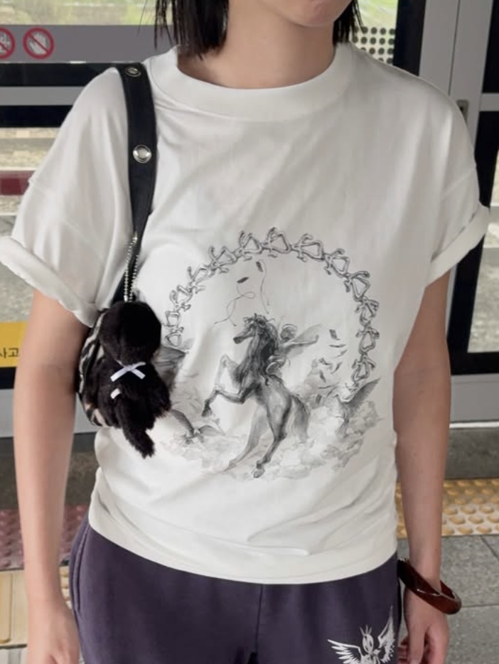 [트리플적립] PACOSPLY Liberty Fragile T-Shirts Charcoal, [트리플적립] PACOSPLY Dolly T-Shirts Black 착용 스타일 - 6