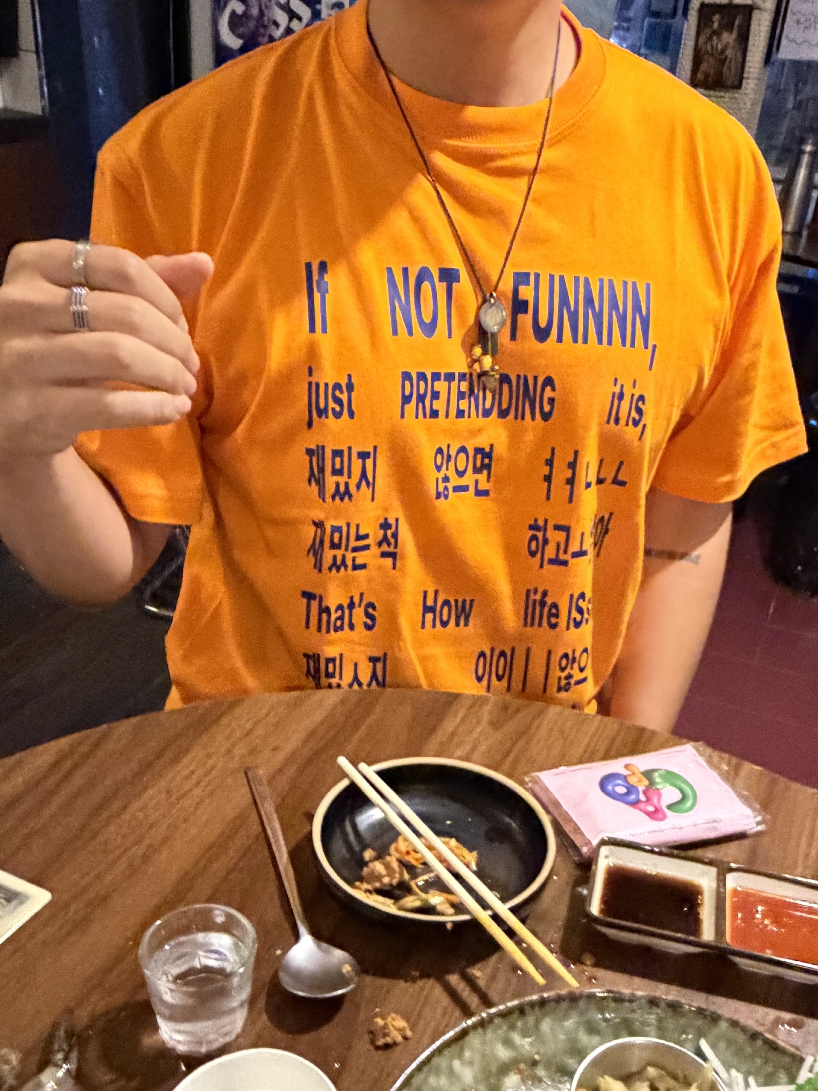 CAPO untruth life T-shirts (orange) 착용 스타일