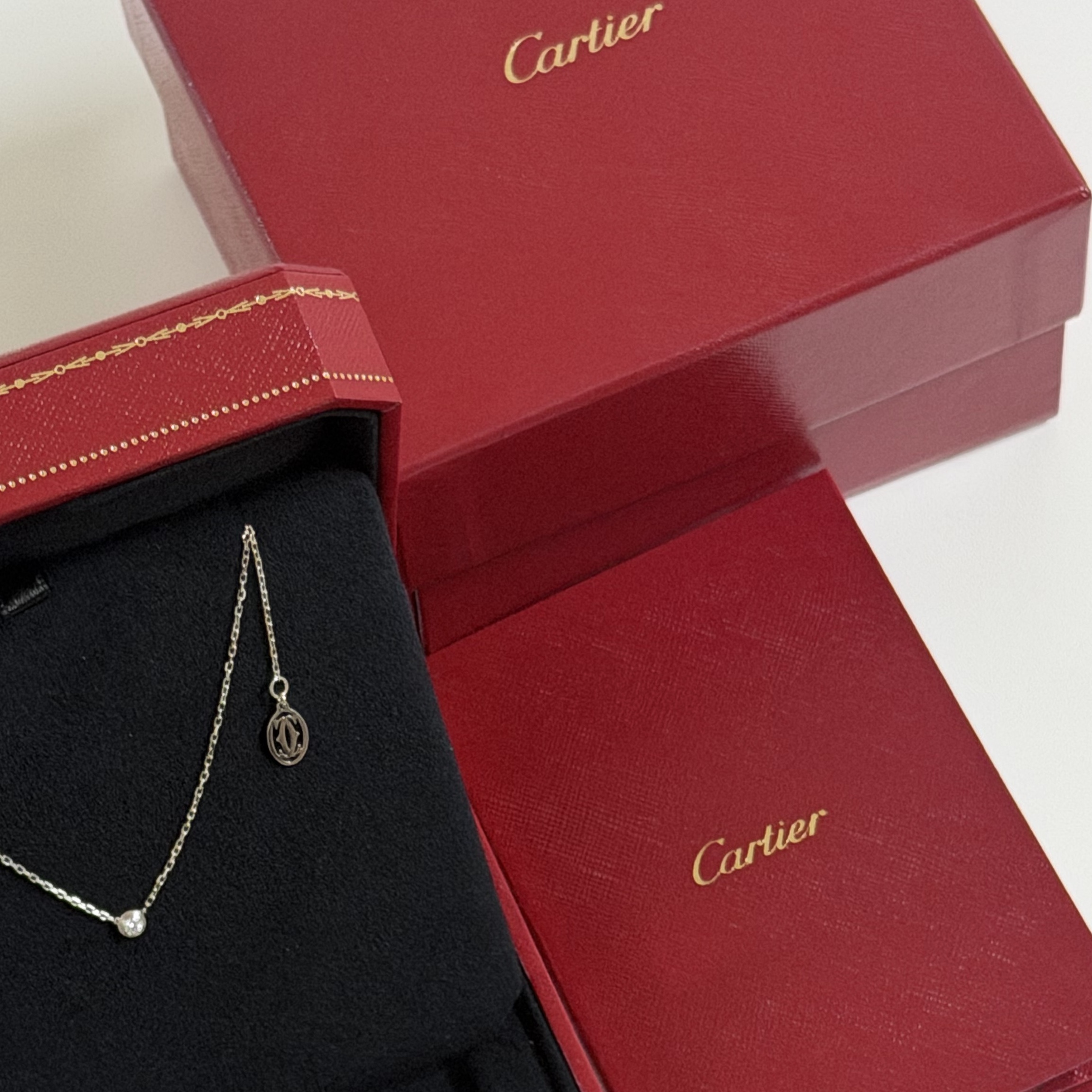 (W) Cartier D'Amour Necklace Small White Gold Diamond 착용 스타일