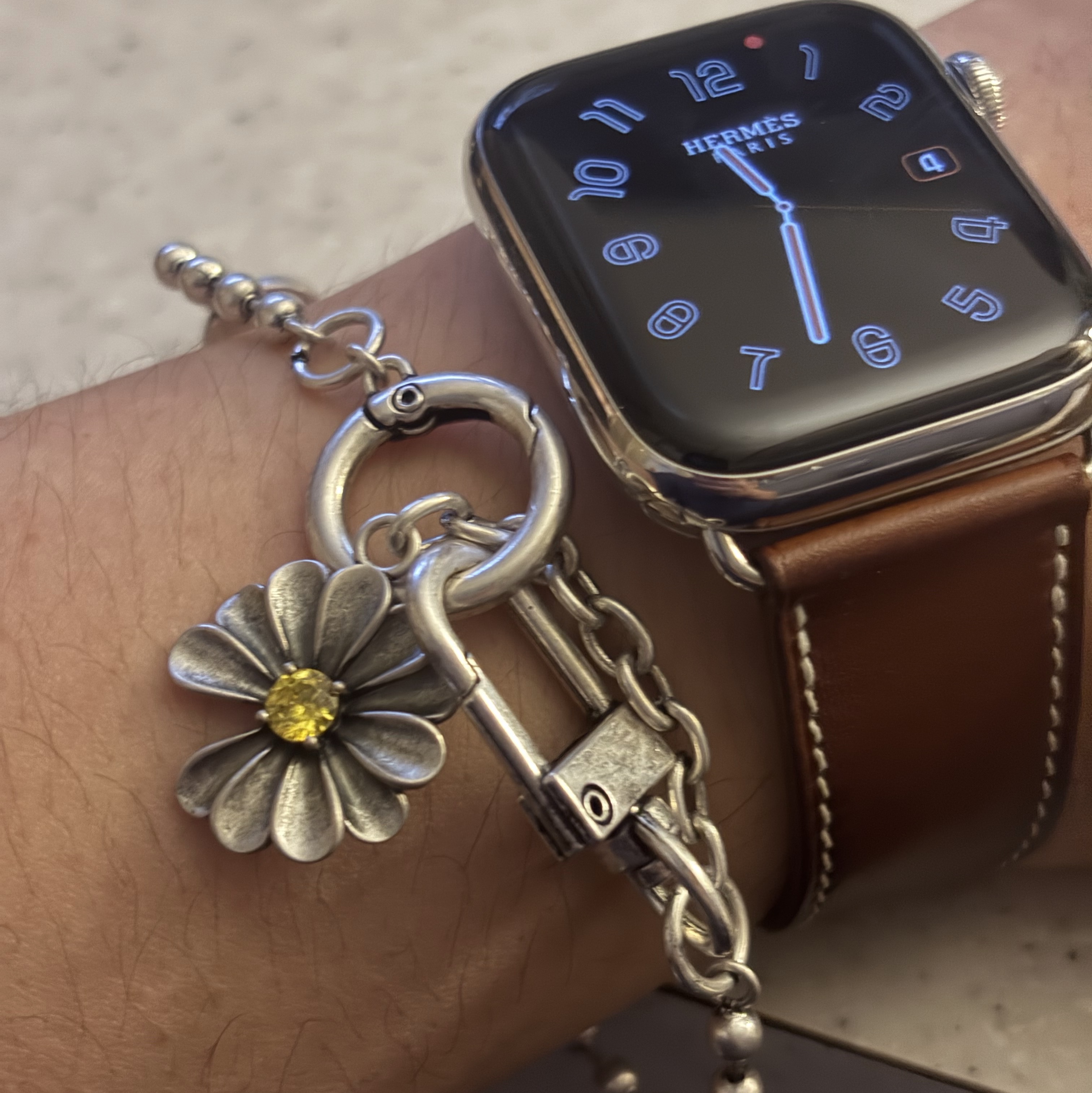 Casetify x Peaceminusone x Toy Story The First Fan Fashion Key Metal Chain Wrist Strap 착용 스타일