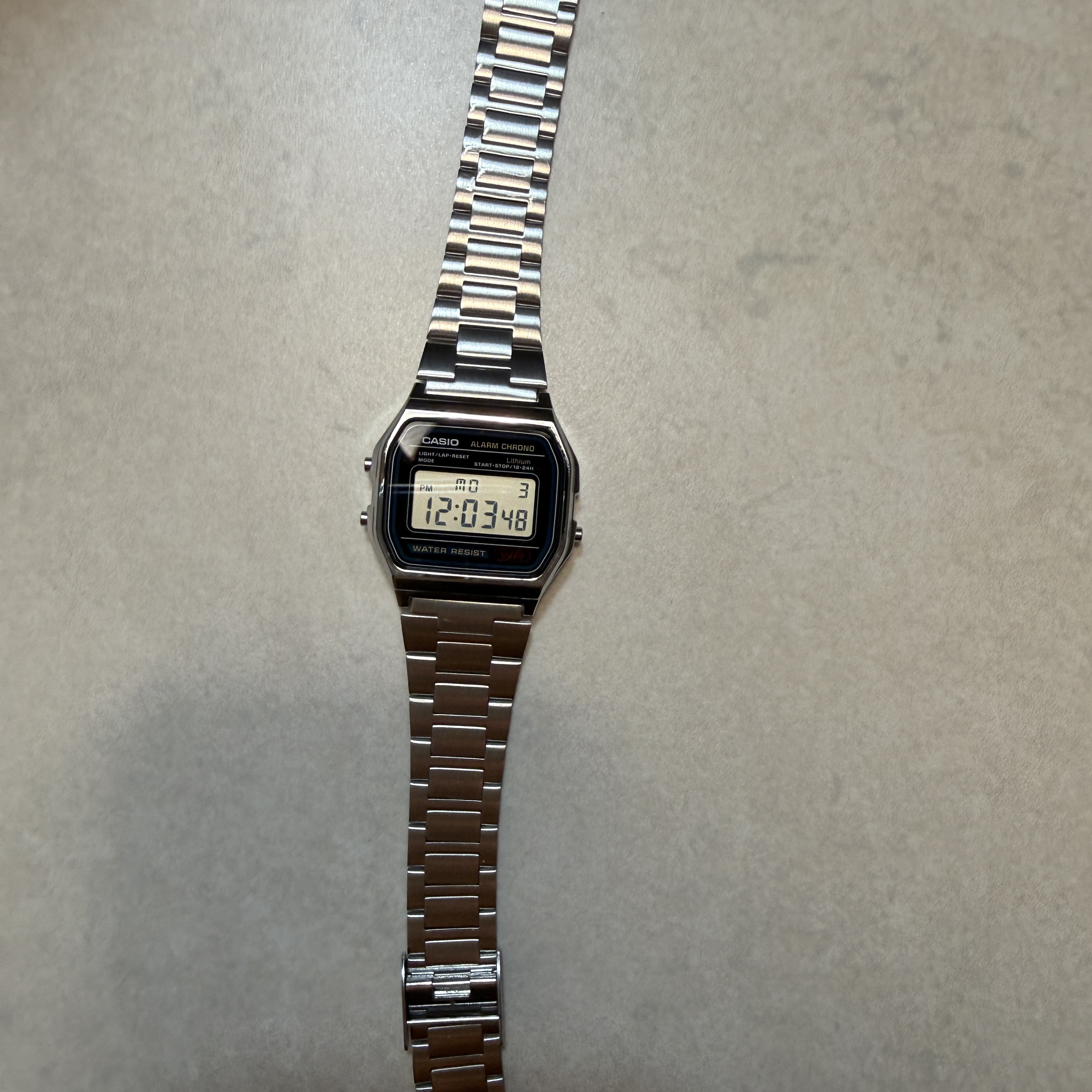 Casio A-158WA-1 착용 스타일