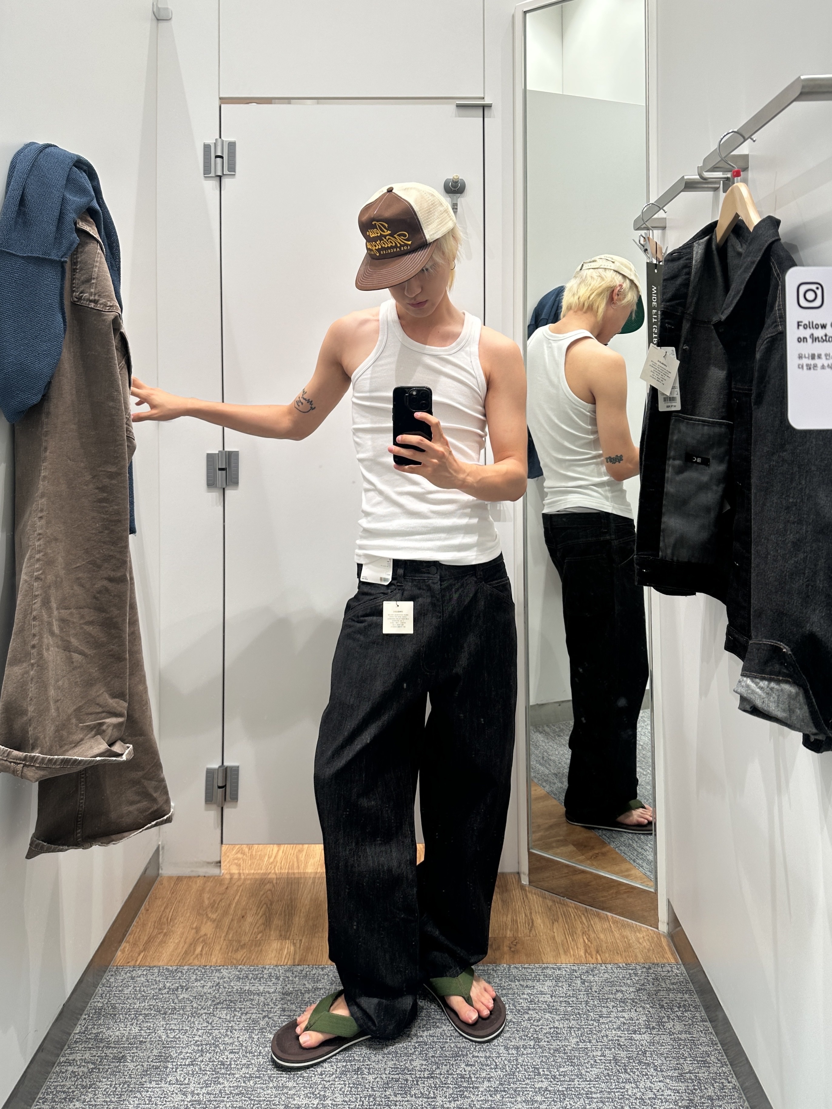 Deus Ex Machina Extremity Trucker Brown Combo, Supreme Hanes Tagless Tank Tops White (3 Pack) 착용 스타일