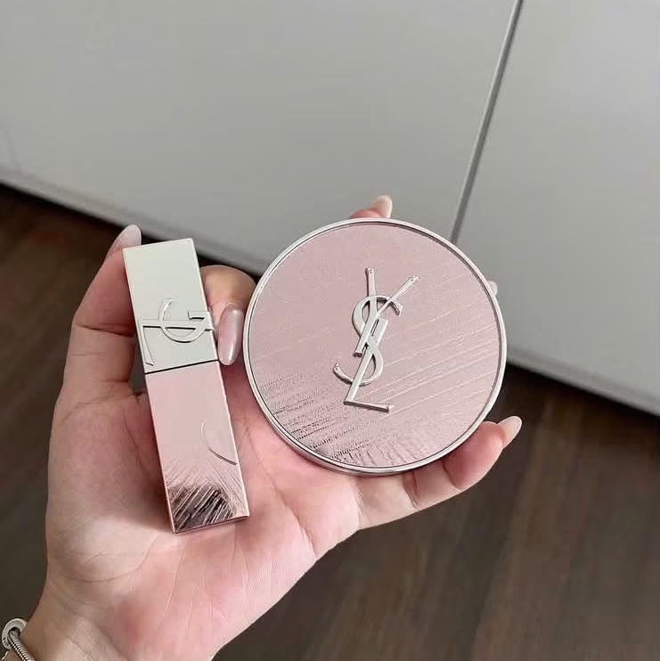 Yves Saint Laurent Candy Glow Butter Balm 7B Nude Pleasure 착용 스타일