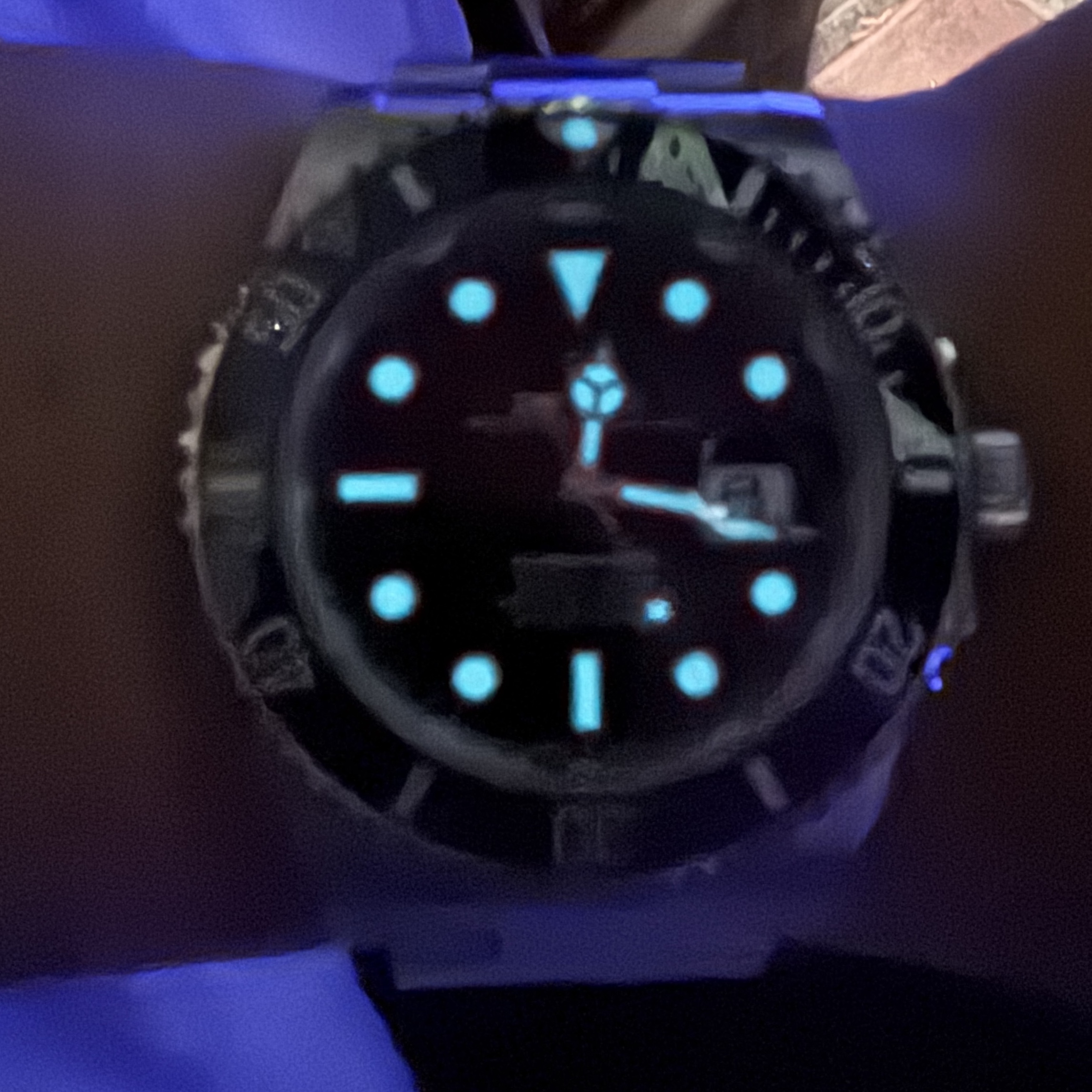 Rolex Submariner Date 41mm 126610LN Black Oyster 착용 스타일