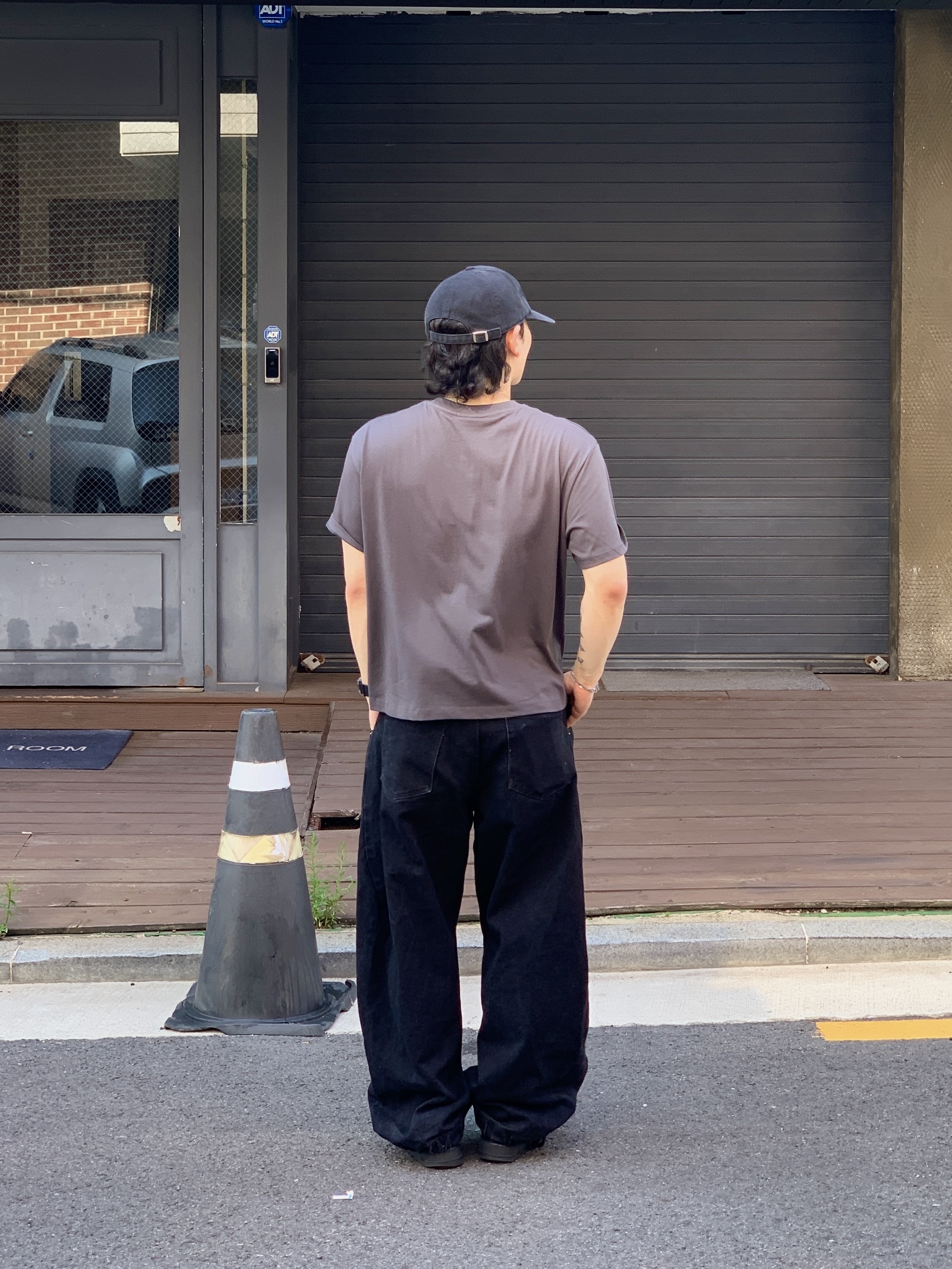 Nike Air Force 1 '07 Low Triple Black 착용 스타일 - 2
