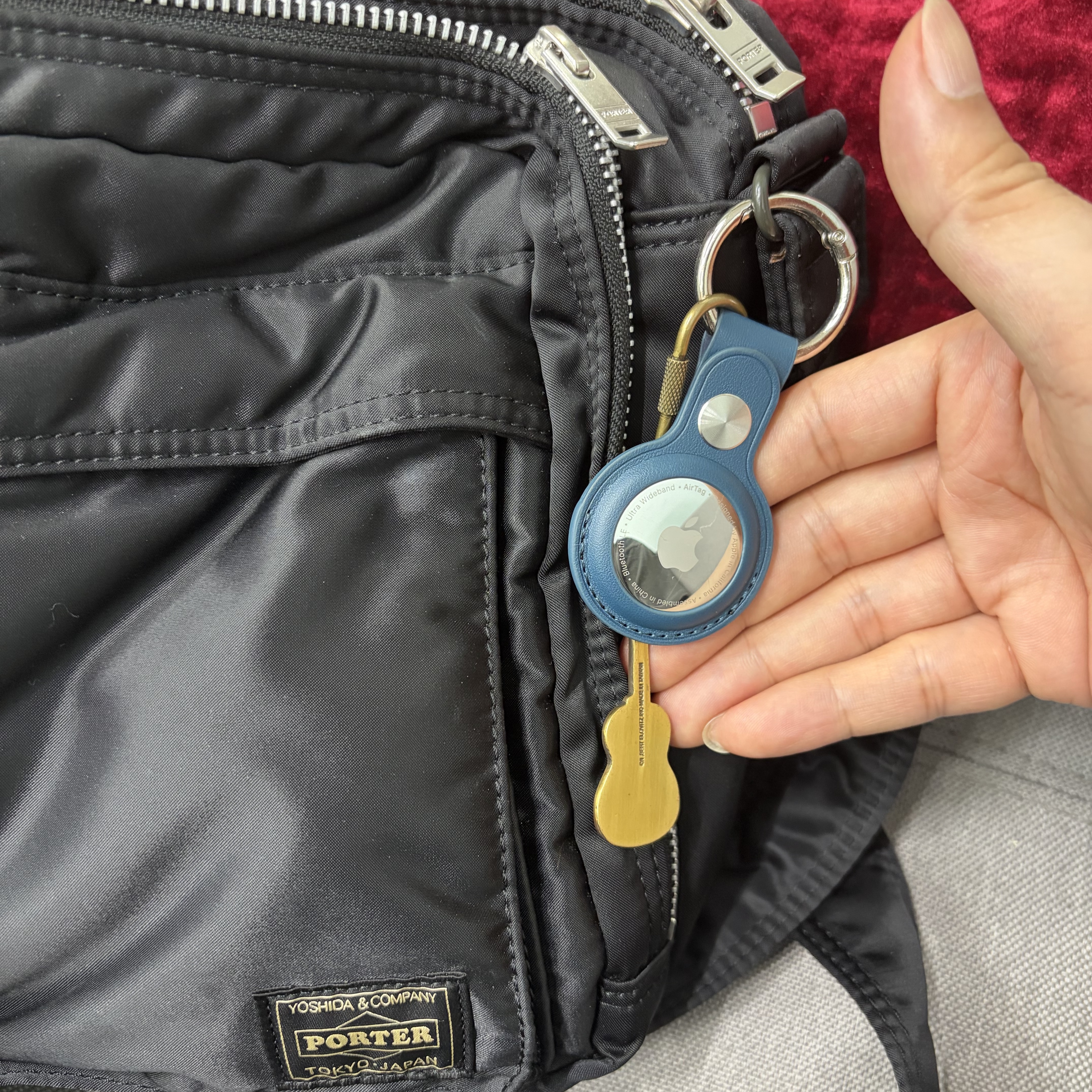 SINJIMORU AirTag Classic Leather Holder Navy, Porter All New Tanker Sling Bag Zip L Black 착용 스타일