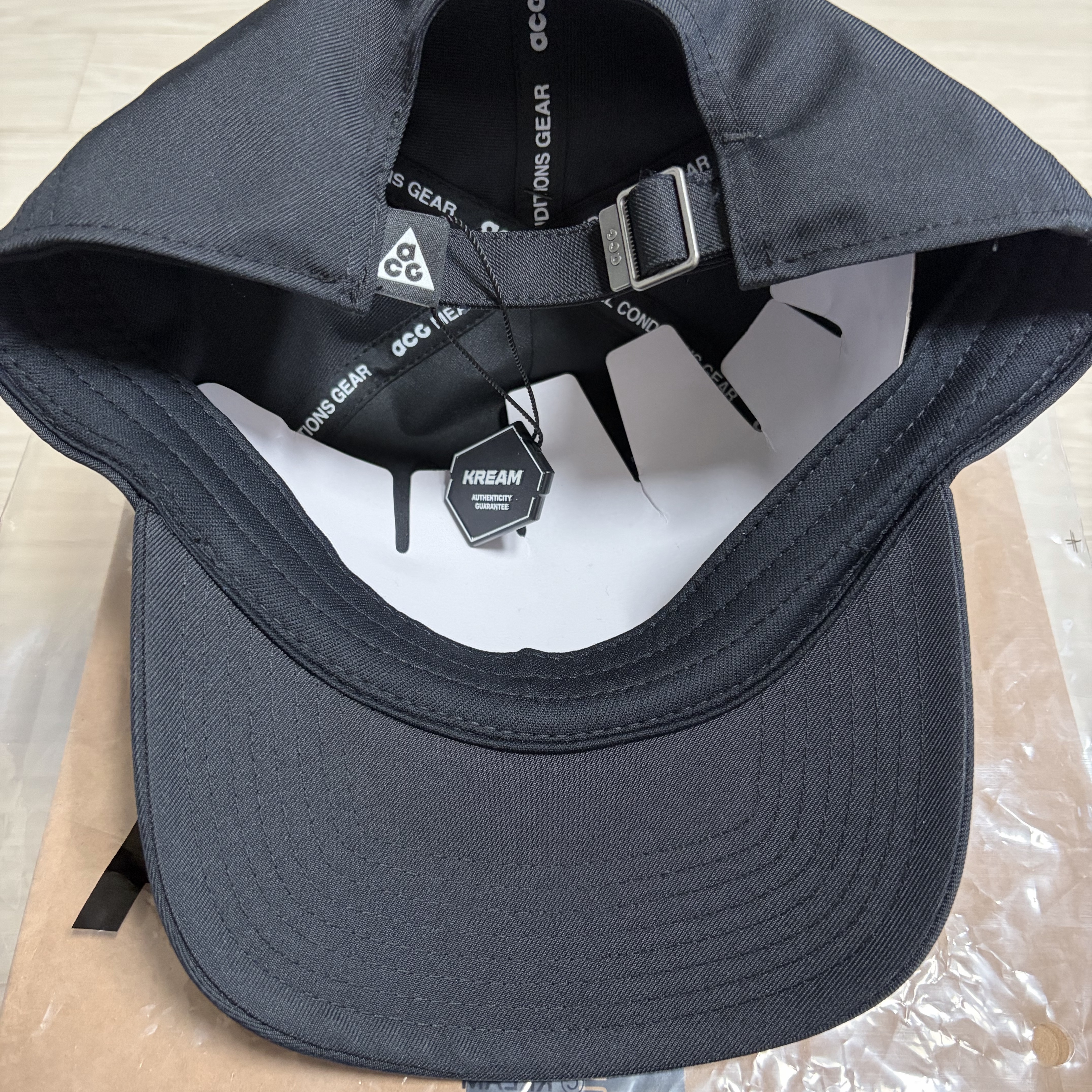 Nike ACG Club Unstructured Cap Black 착용 스타일 - 2