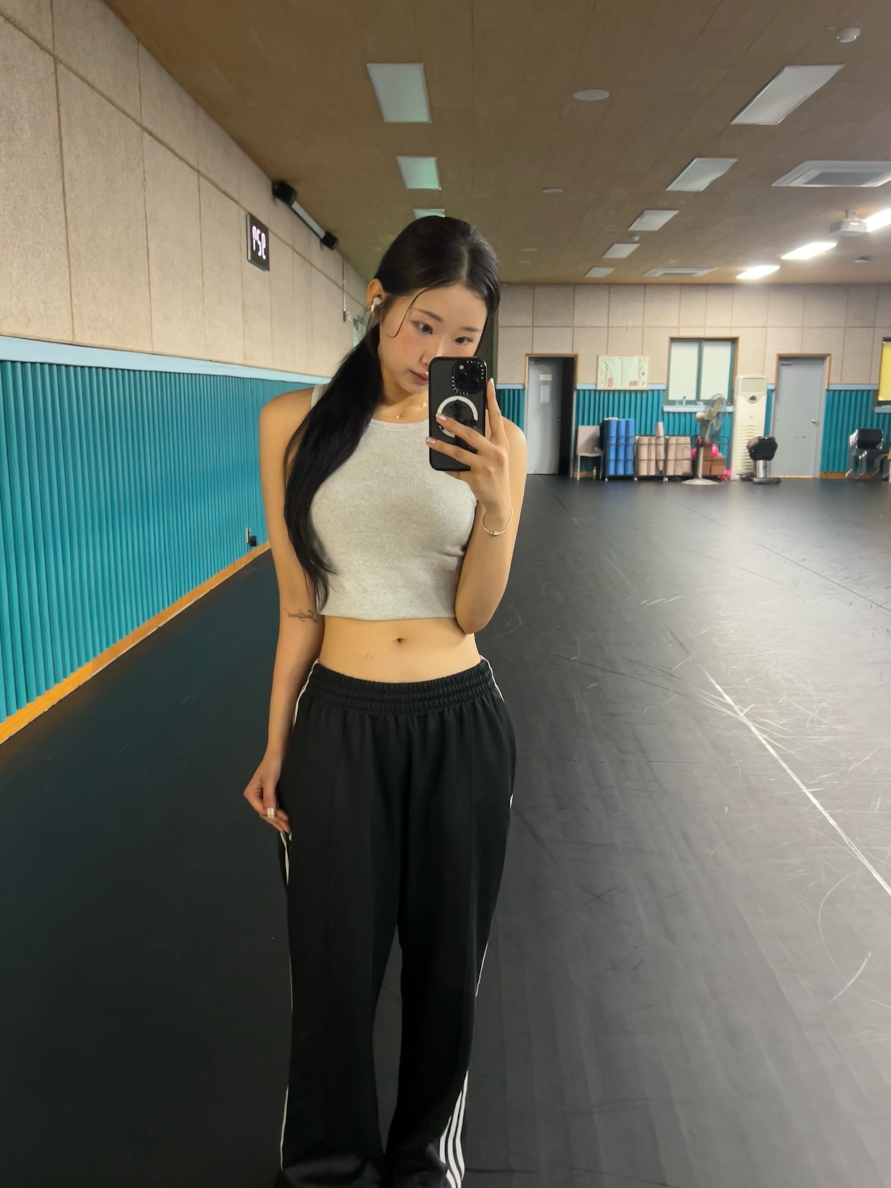 (W) Pandora Moments Barrel Clasp Snake Chain Bracelet Sterling Silver, Adidas Adicolor Baggy Fit Firebird Track Pants Black - KR Sizing ์ฐฉ์ฉ ์คํ์ผ - 2