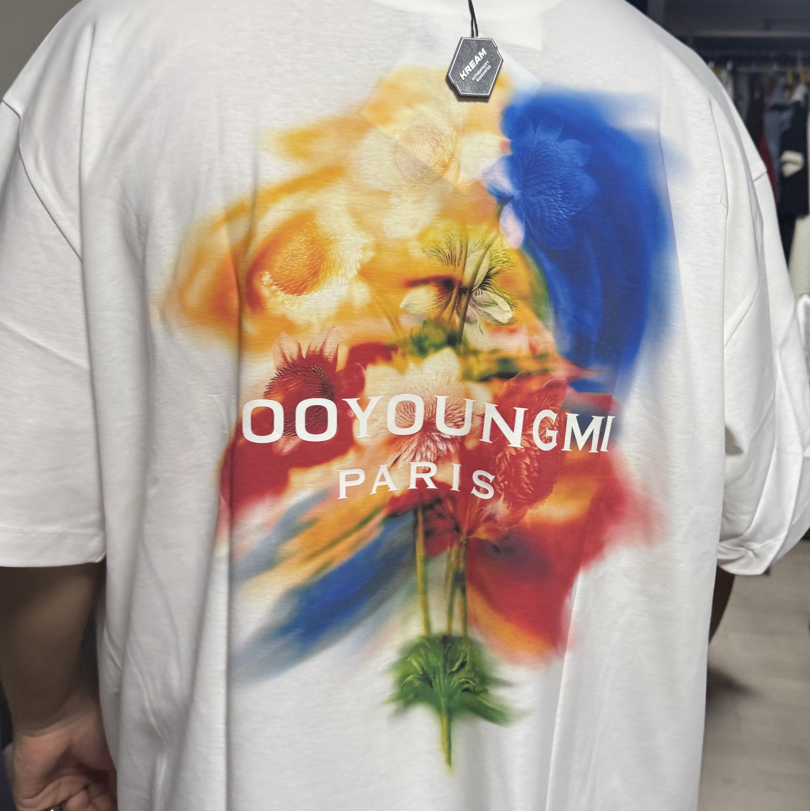 Wooyoungmi Swaying Flower Back Logo T-Shirt White - 24FW 착용 스타일