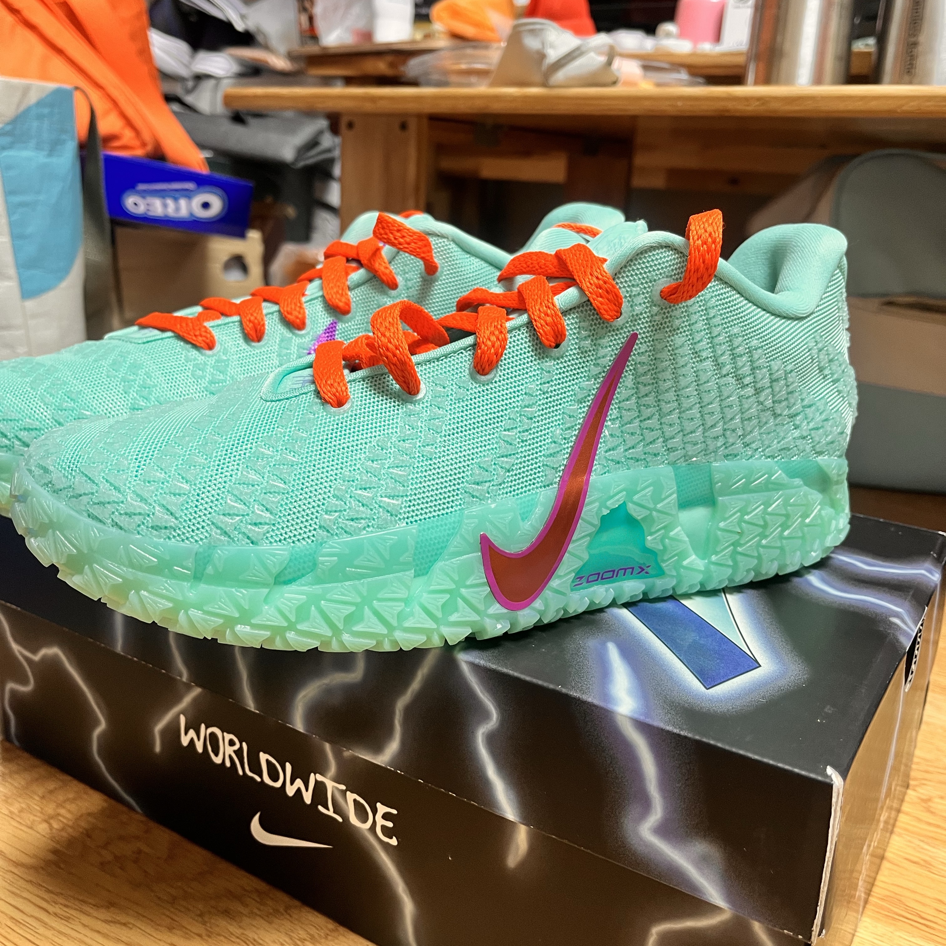 Nike Ja 3 EP Twelve Time Bleached Turquoise Safety Orange 착용 스타일 - 3