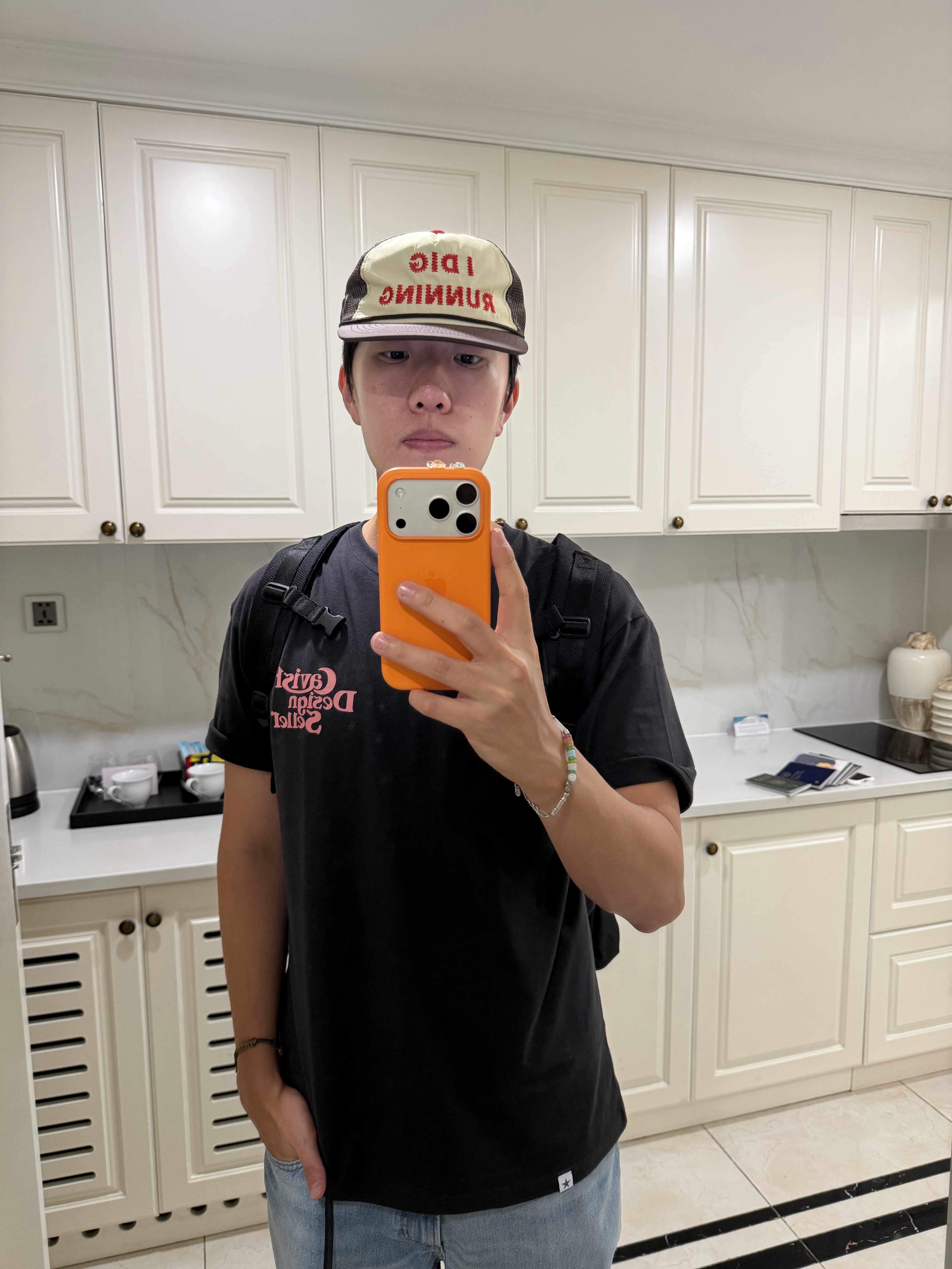 Alex Zono I Dig Running Trucker Hat OG Brown 착용 스타일 - 1
