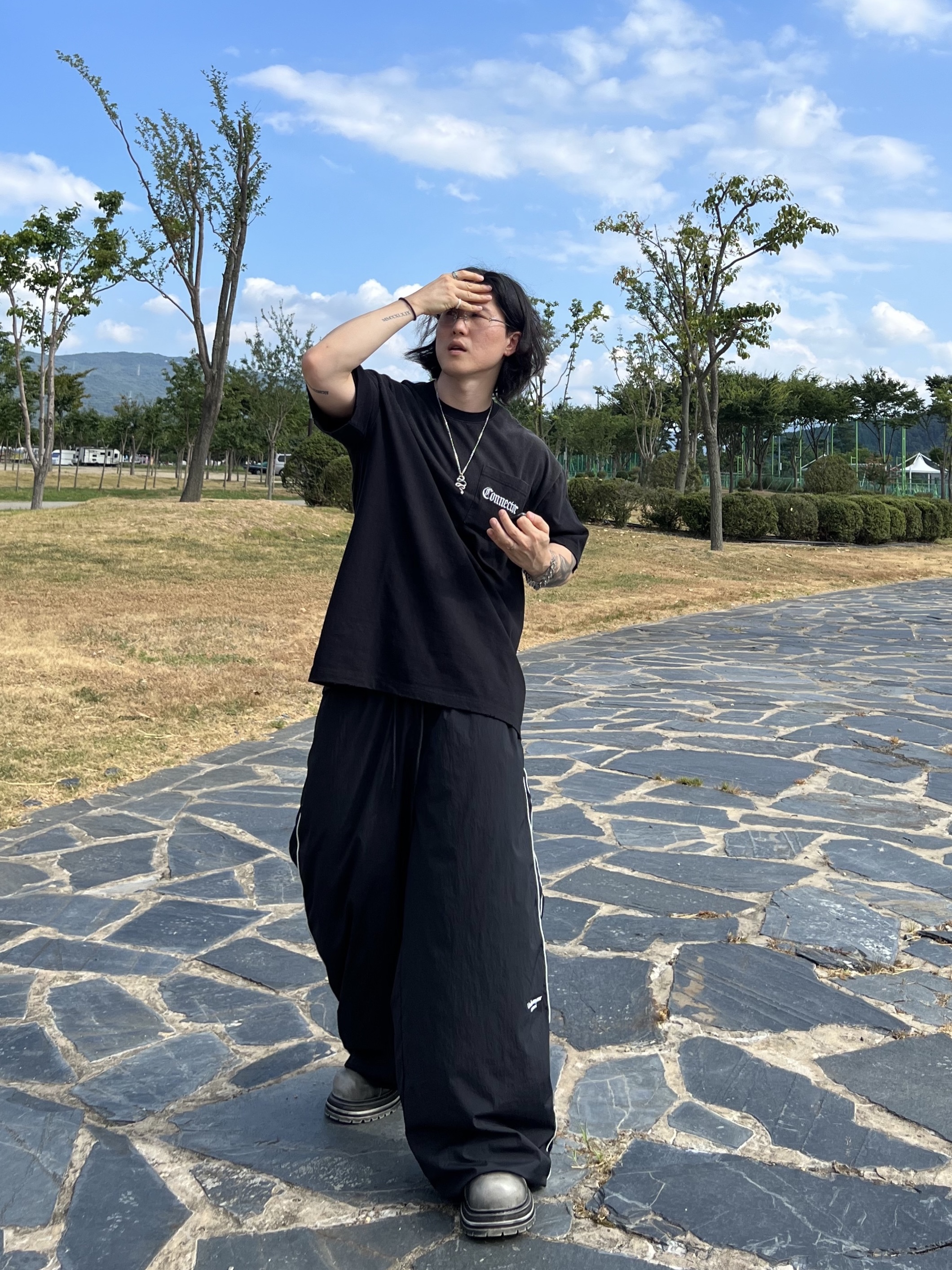 AX CONNECTION Destroyed Connector Embroidered Oversized T-Shirt Washed Black, Undermycar Mu.126 Original Logo Piping Line Nylon Pants Black 착용 스타일 - 9