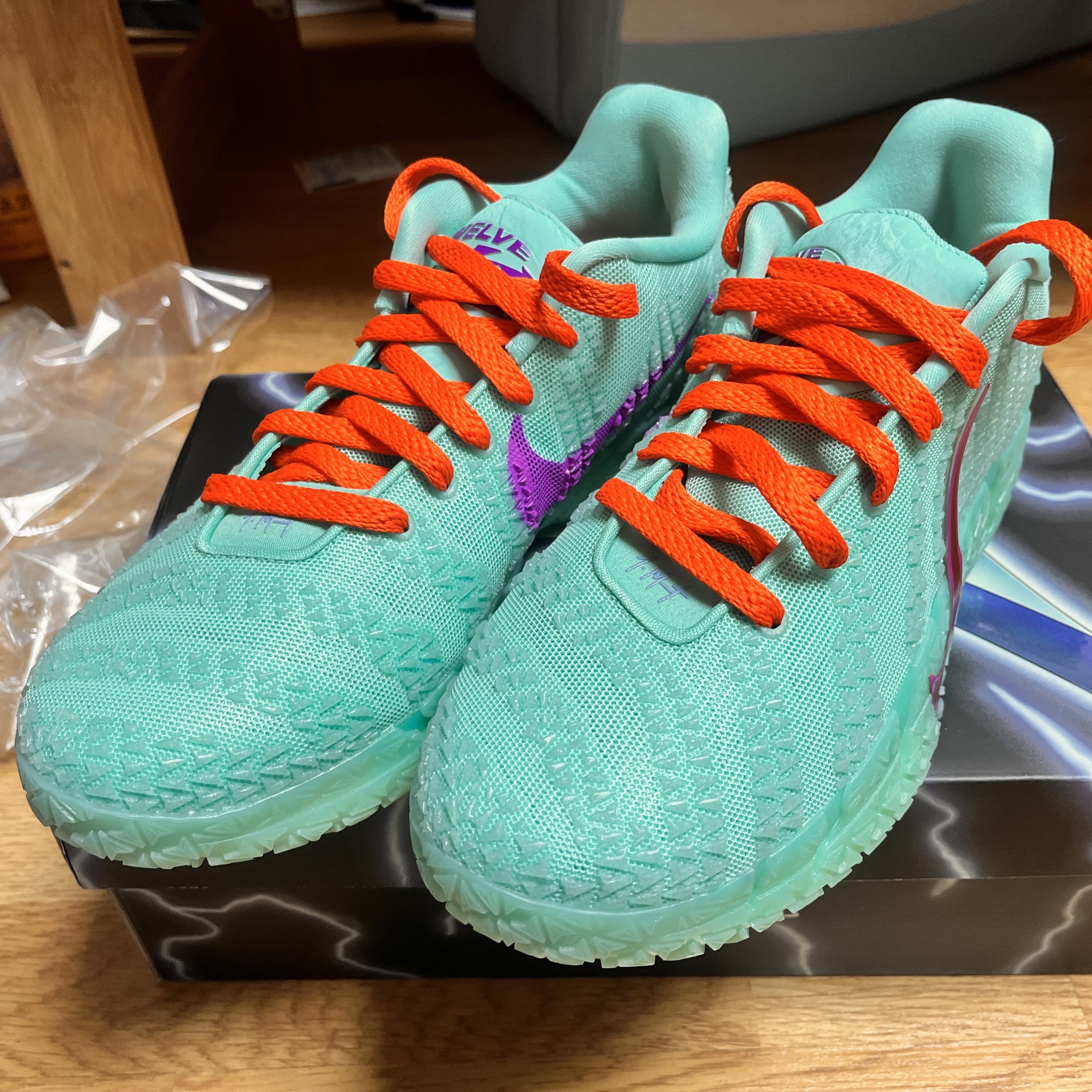 Nike Ja 3 EP Twelve Time Bleached Turquoise Safety Orange 착용 스타일 - 2