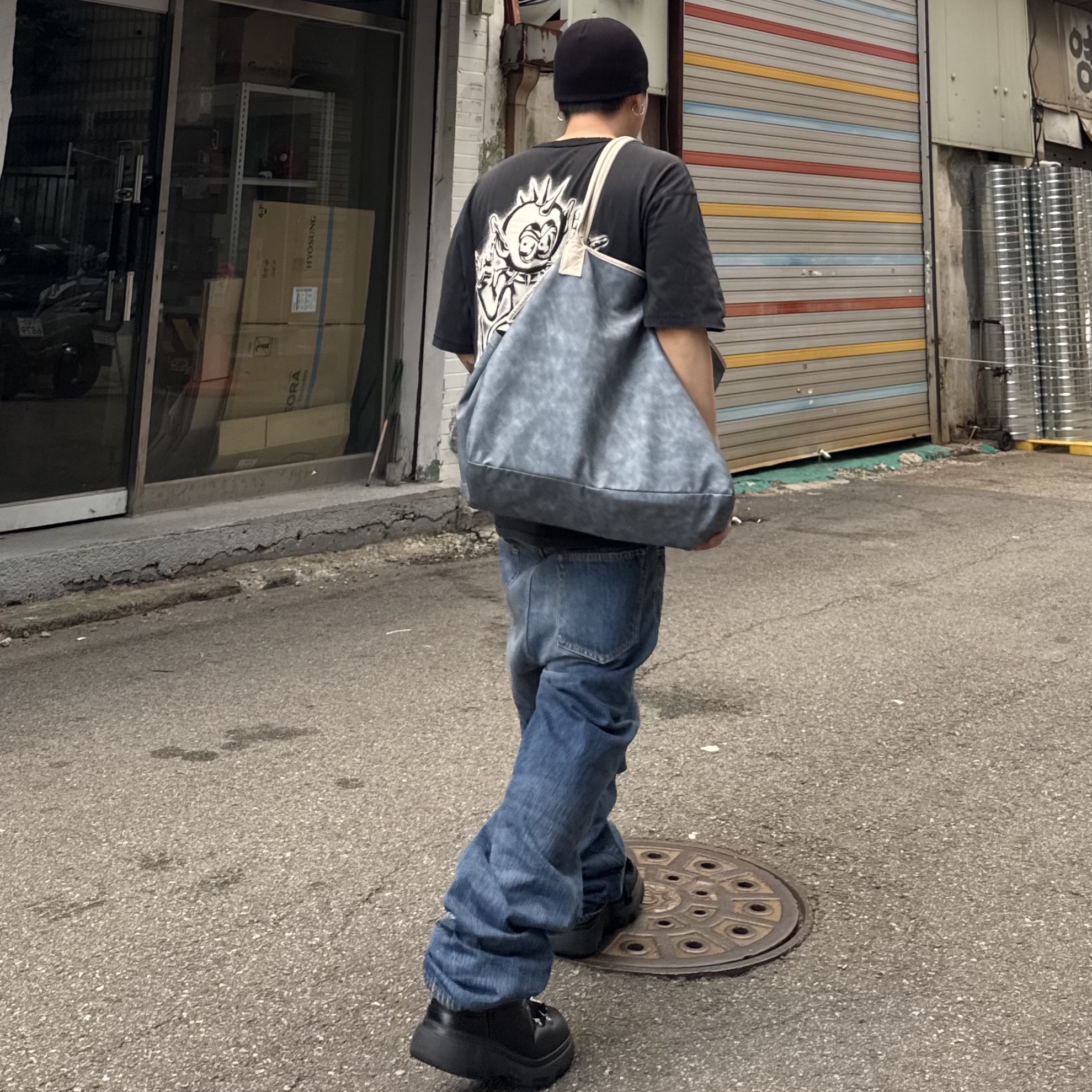 Aoiro Shogo(初号) Big Bag Matte Brown, Aoiro Fade Big Bag - Cloud 착용 스타일
