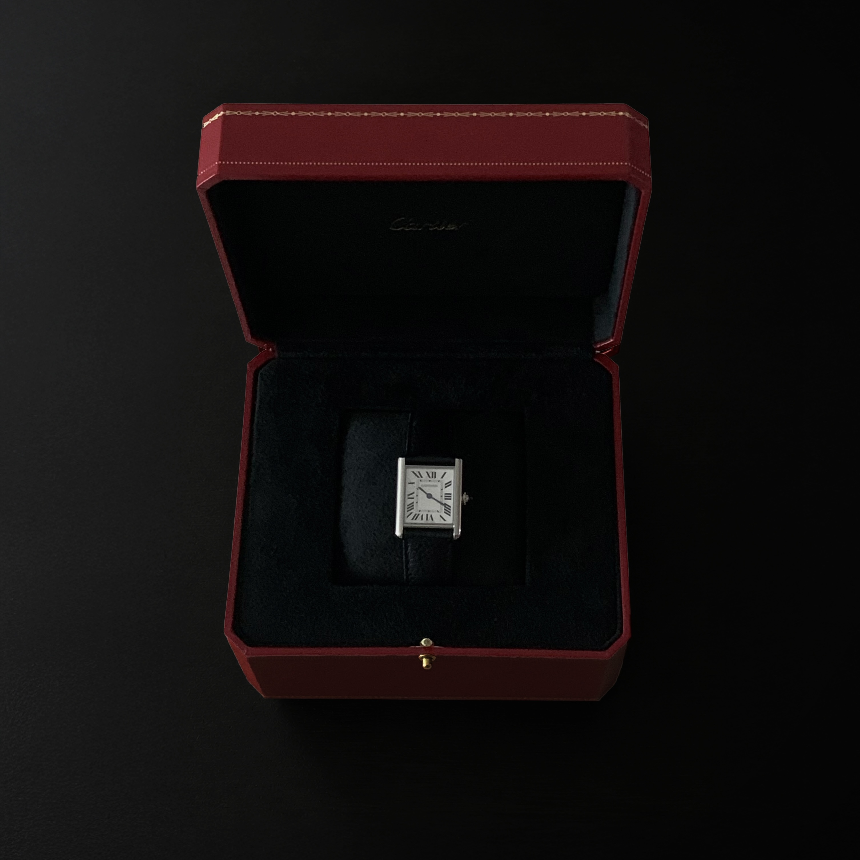 Cartier Tank Must Watch Small Quartz Steel Calfskin Black, Cartier Tank Must Watch Large Quartz Steel Calfskin Black 착용 스타일