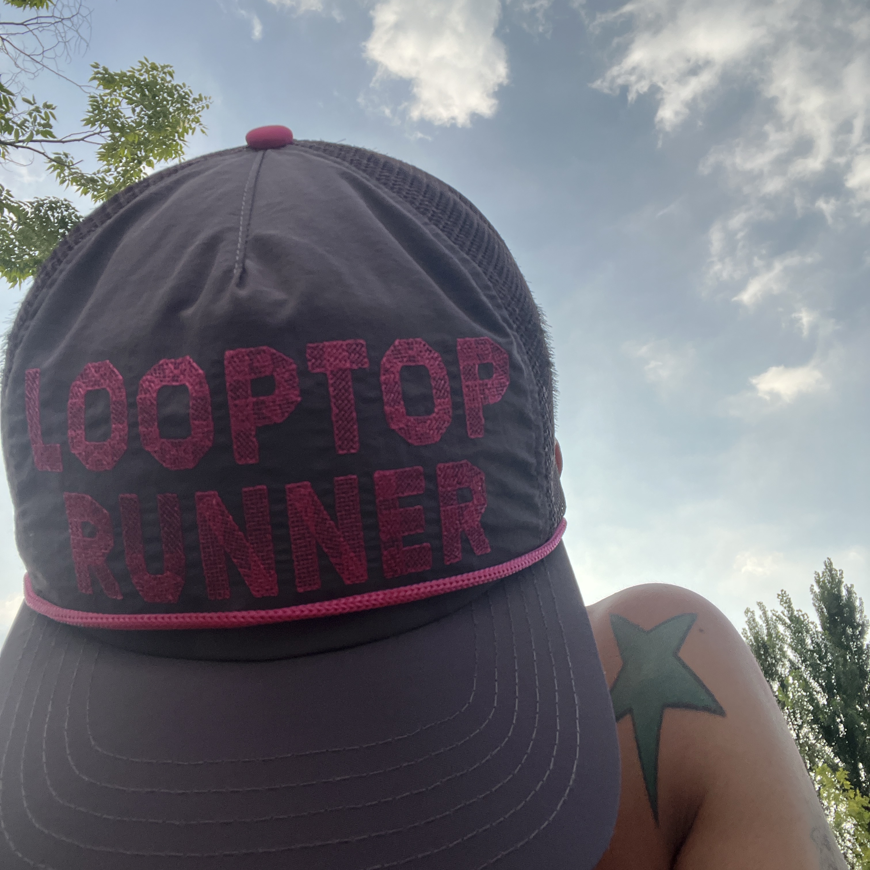 rnrn  Looptop Runner Mesh Cap Violet 착용 스타일