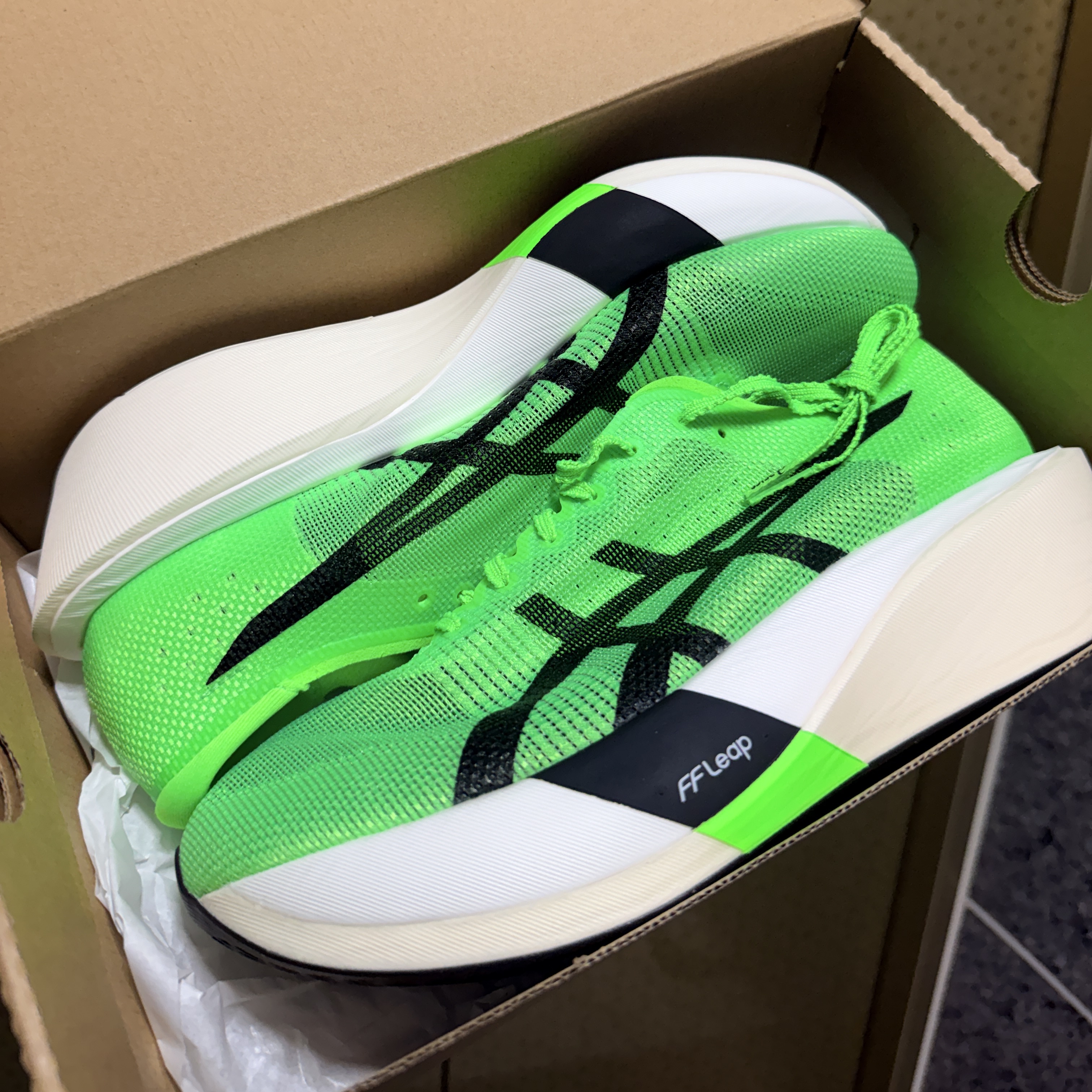 Asics Metaspeed Edge Tokyo Green Gecko Black 착용 스타일