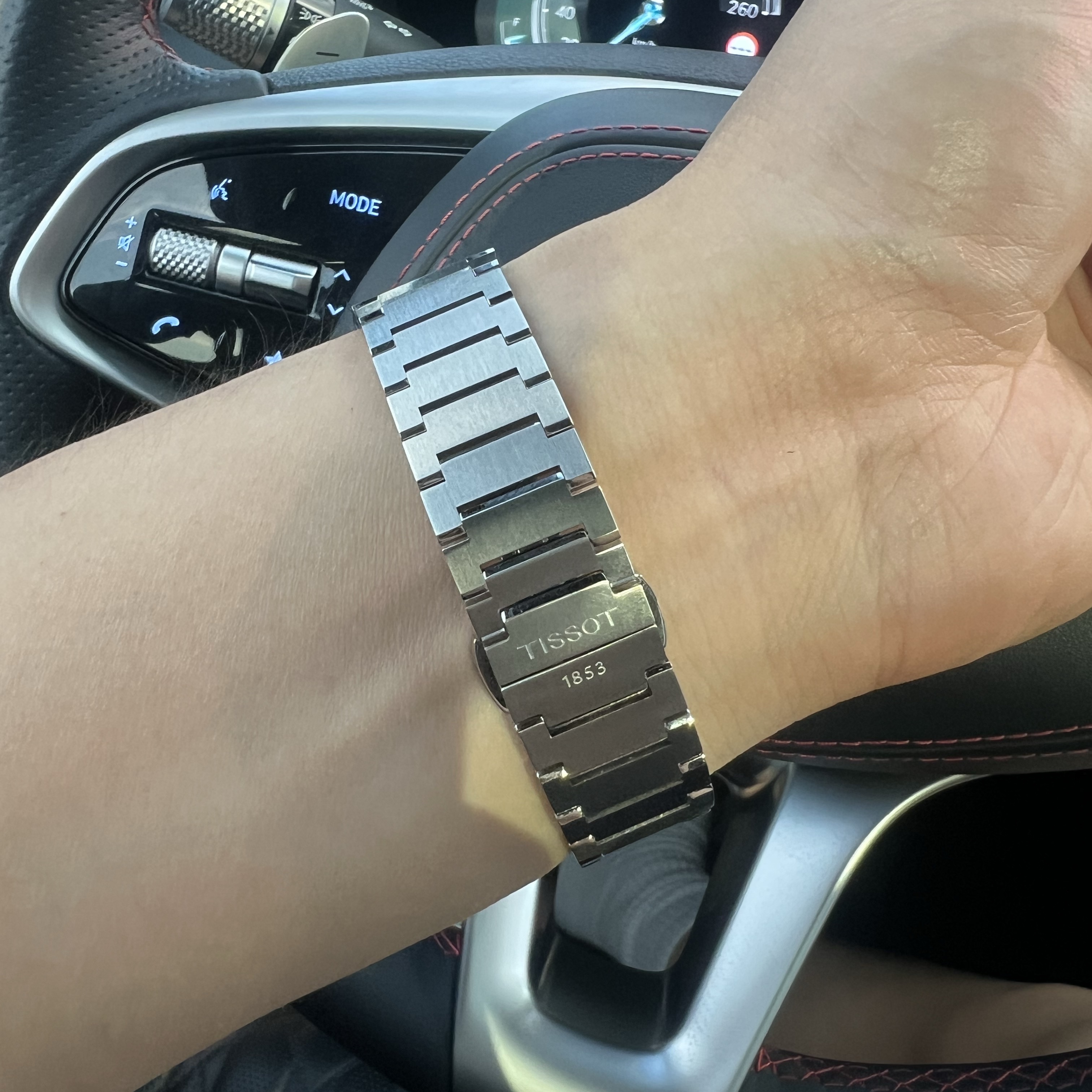 Tissot PRX Powermatic 80 35mm Steel Mother of Pearl 착용 스타일 - 2