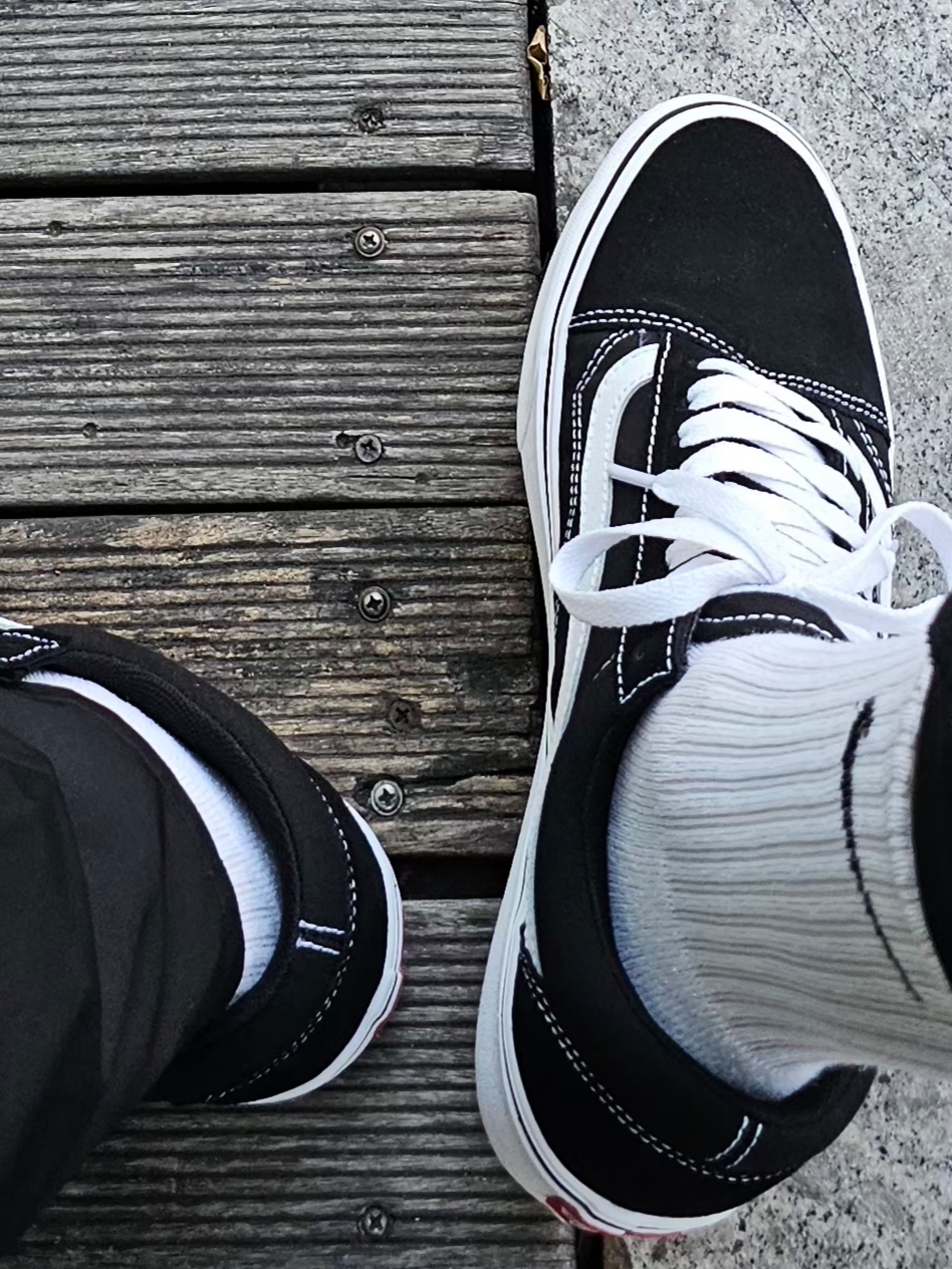 Vans ComfyCush Old Skool Black True white 착용 스타일 - 2