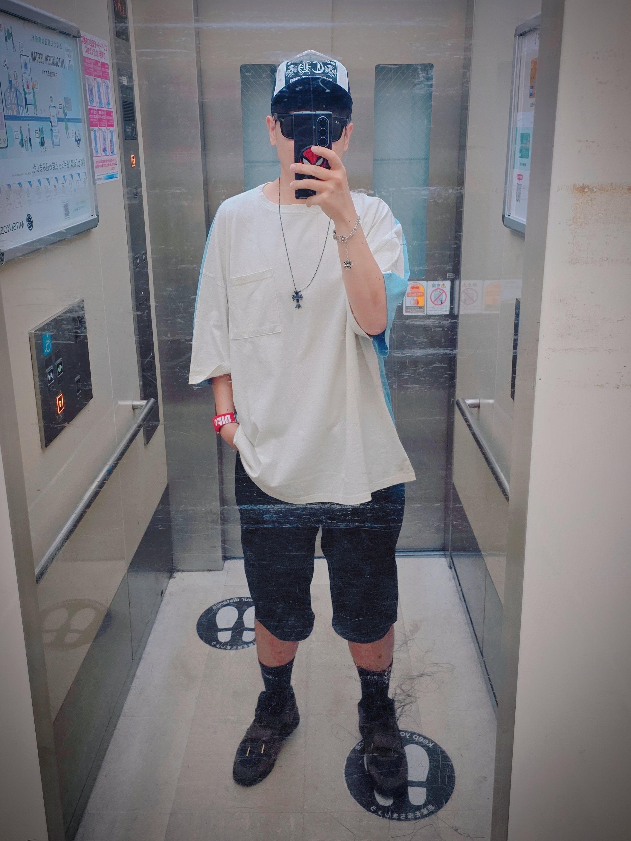 Kapital Cotton Sheeting Two Tone Big Pocket Bone T-Shirt Kinari Sax, Chrome Hearts Silichrome CH Cross Pendant Black 2022/2023/2025 착용 스타일 - 1