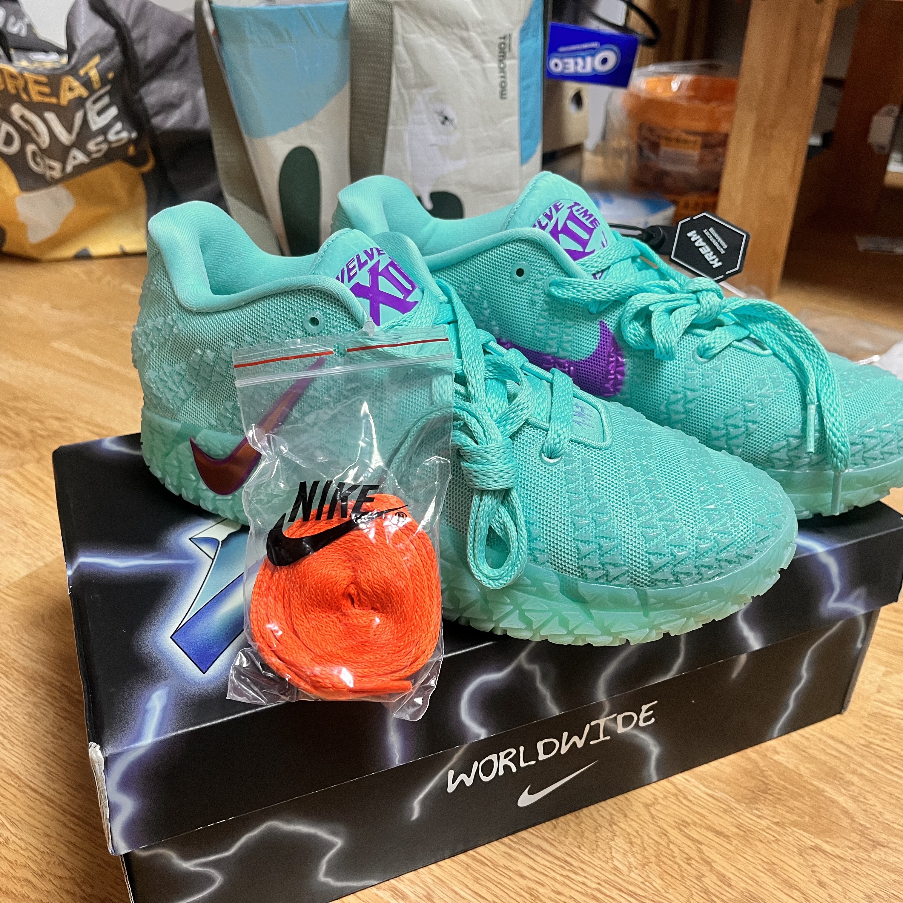 Nike Ja 3 EP Twelve Time Bleached Turquoise Safety Orange 착용 스타일 - 1