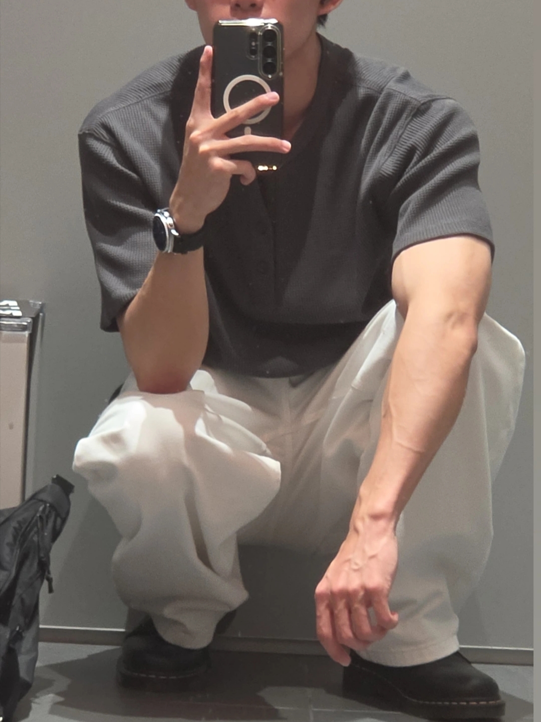 Millo Archive Reflect Curved Pants Off White, Dr. Martens 1461 Smooth Black 착용 스타일