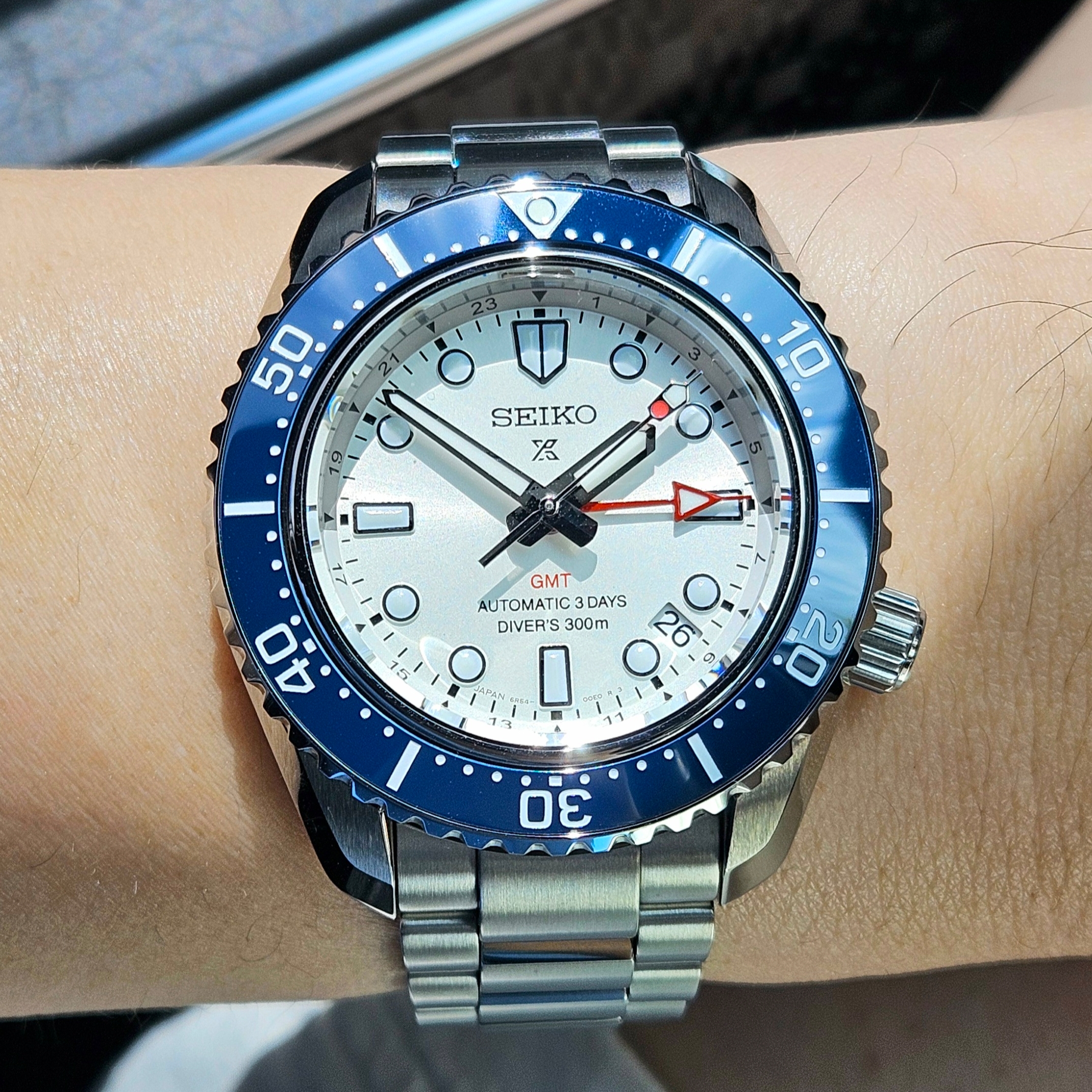 Seiko Prospex Sea SPB519J1 42mm Blue White 착용 스타일