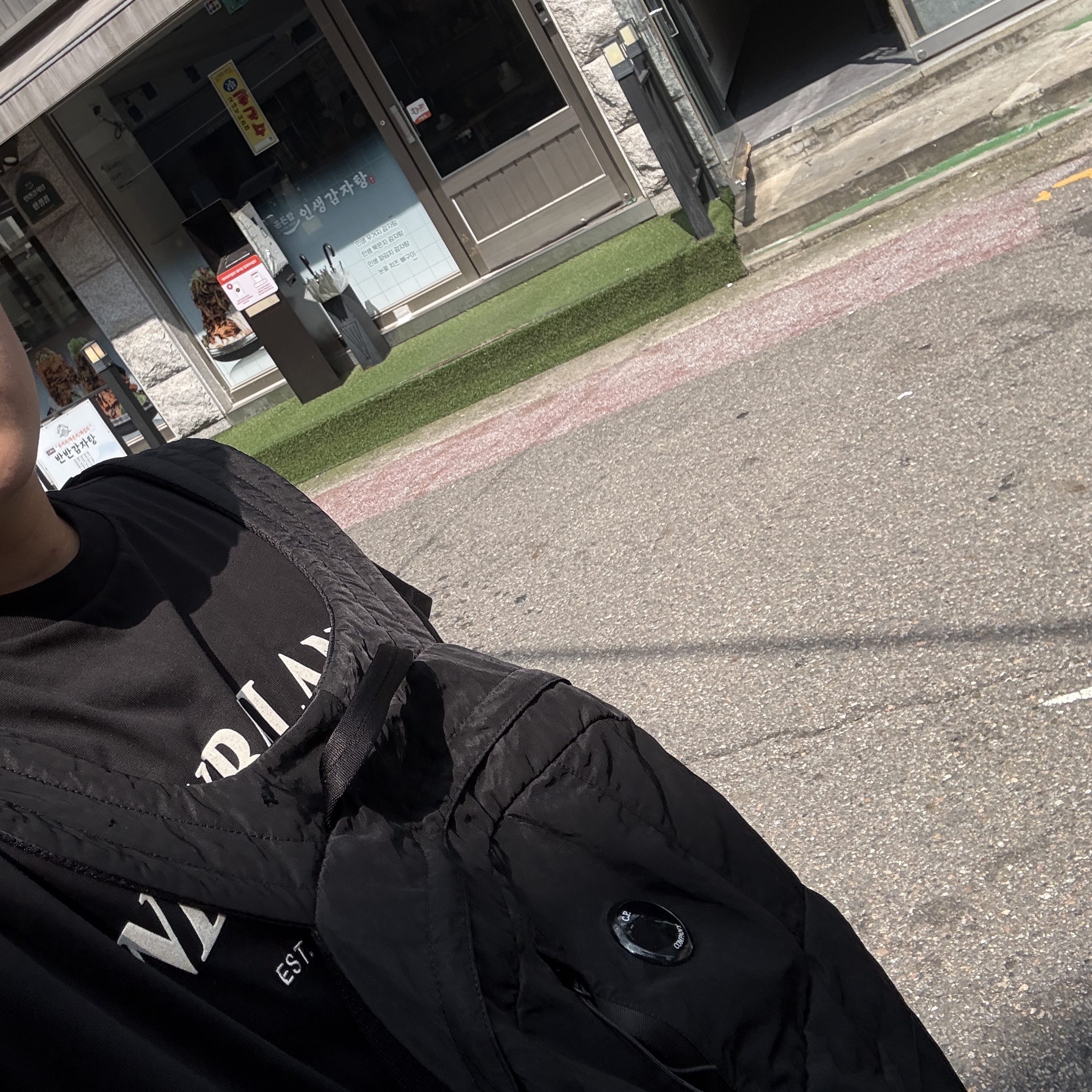 C.P. Company Nylon B Lens Backpack Black - 25FW 착용 스타일