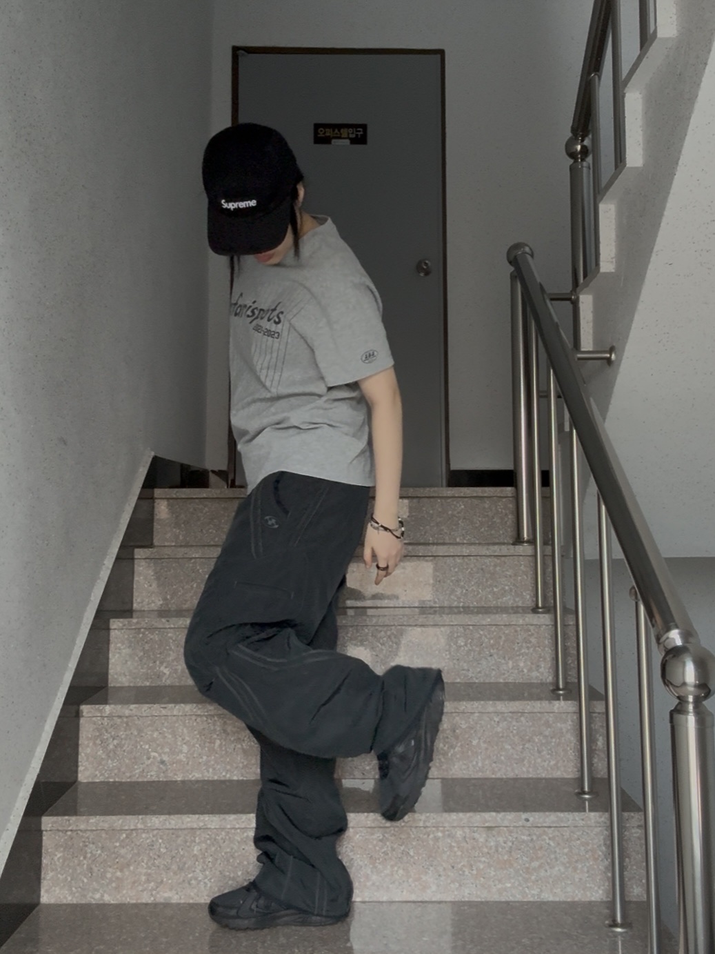 New Balance 410v5 Black - 2E Wide, Safarispot Safarispots Magazine Tee Gray 착용 스타일