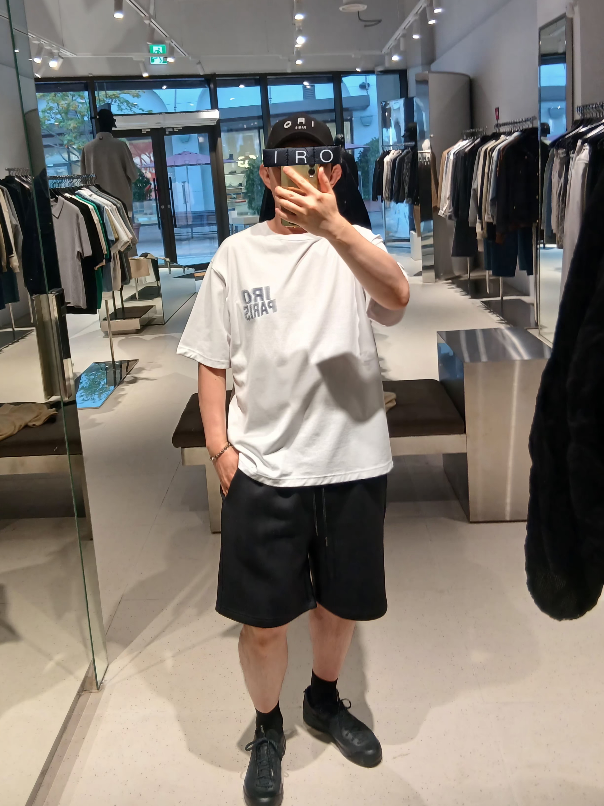 Iro Troyes Iro Logo Embroidery Washed Denim Ball Cap Blue, Iro Essential Cotton Logo Ball Cap Black 착용 스타일 - 1