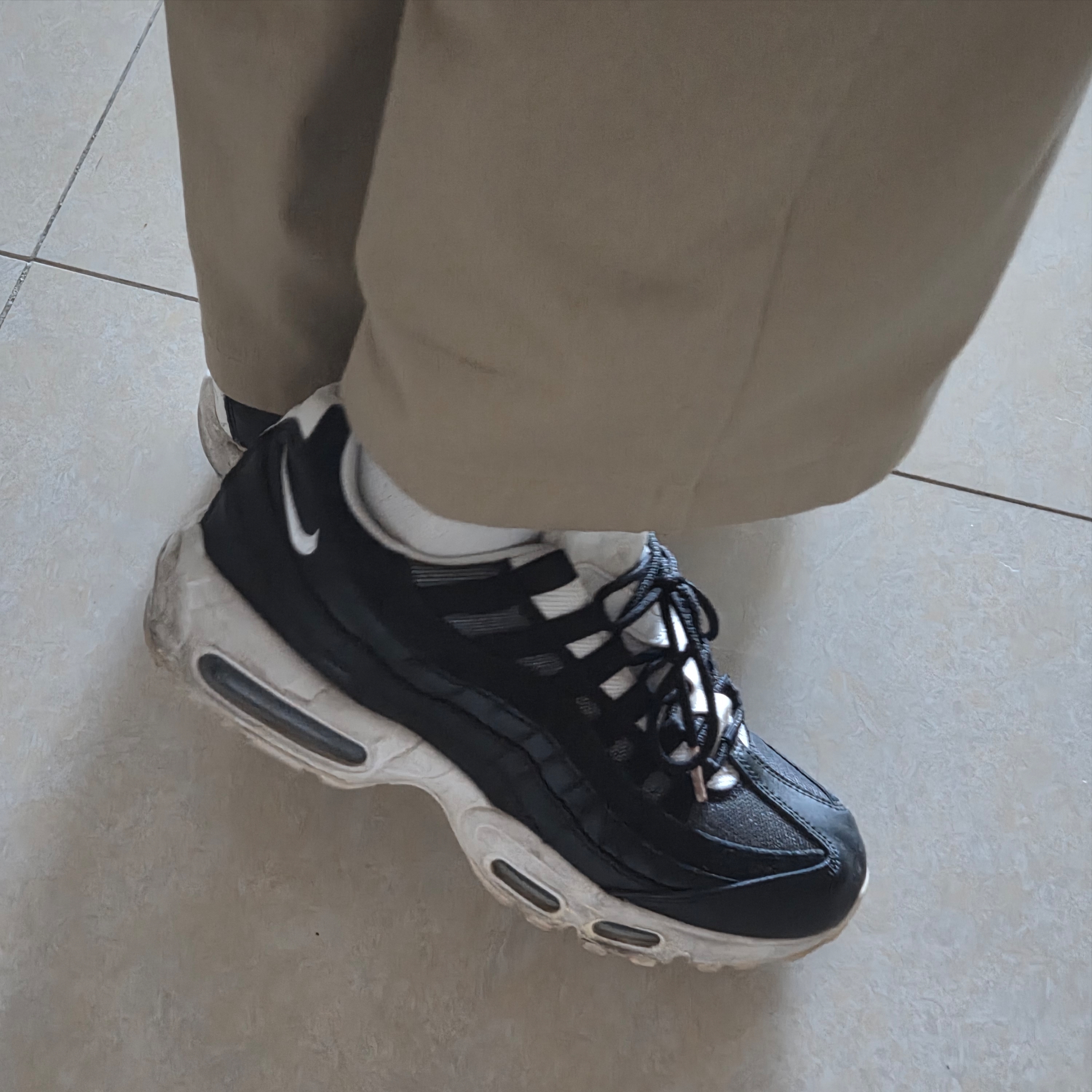 Nike Air Max 95 Essential Yin Yang Pack Black 착용 스타일