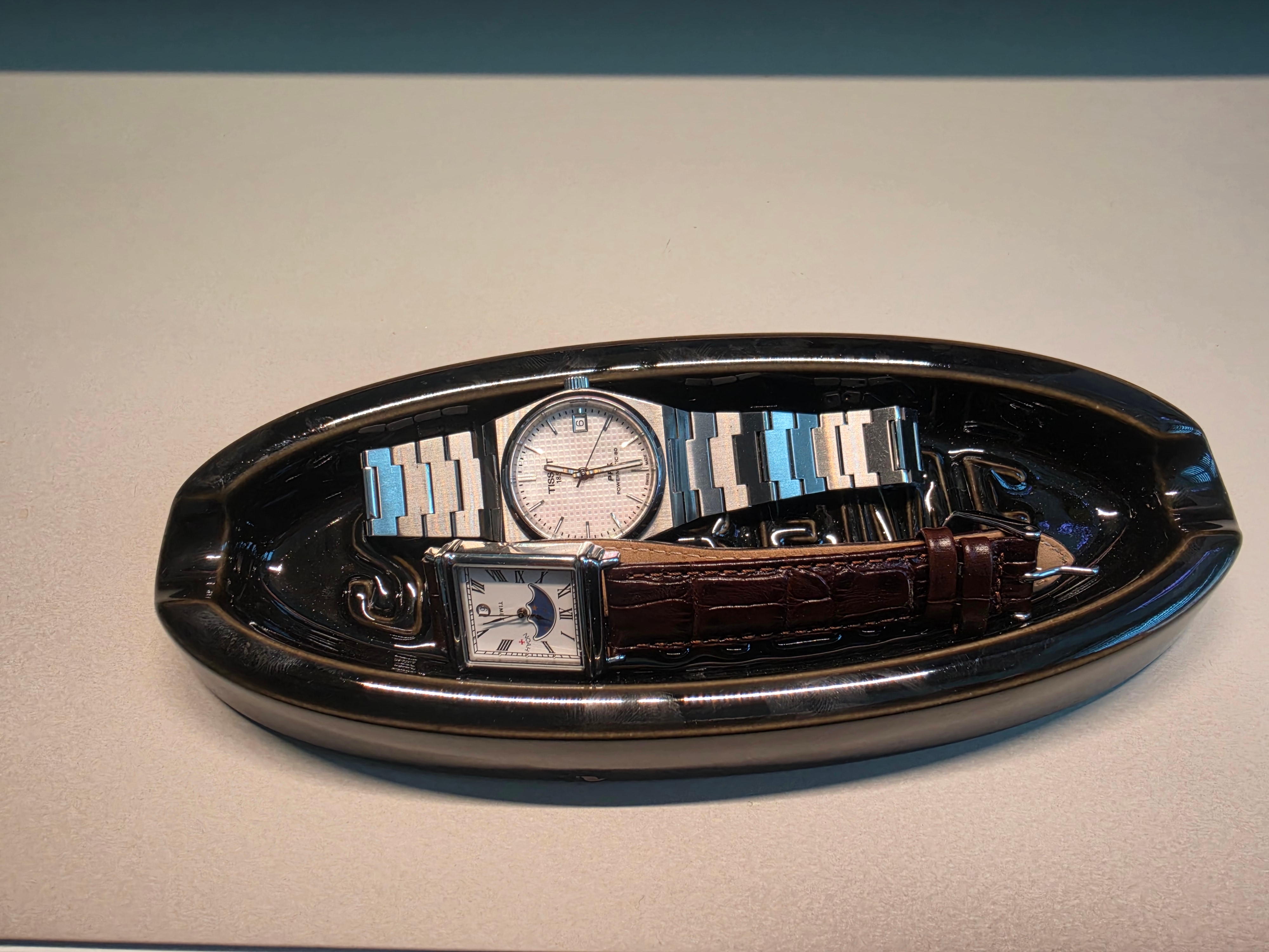 Supreme Oval Tray Black - 26SS 착용 스타일