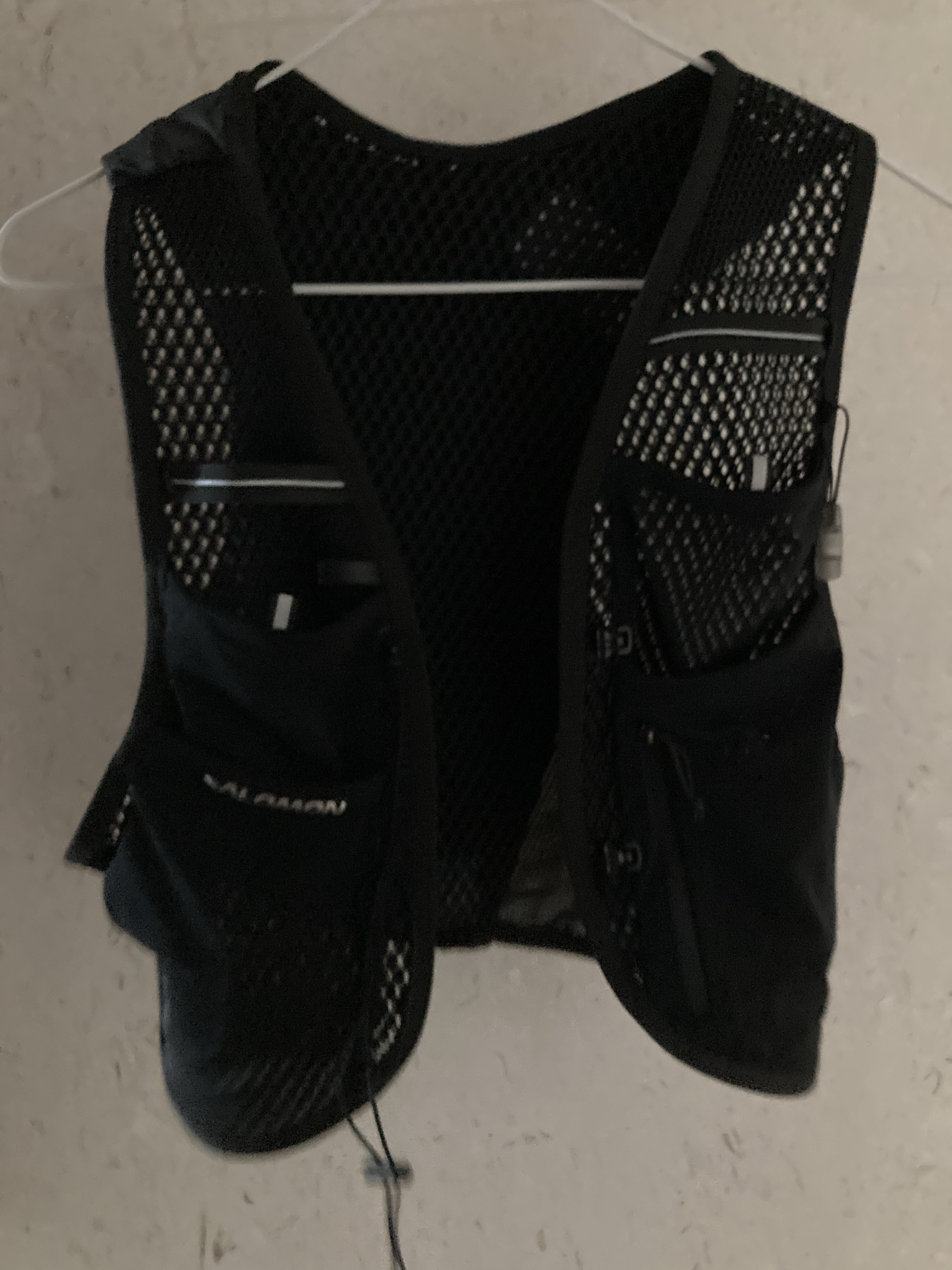 Salomon Active Skin 4 Black Metal (Without Flasks) 착용 스타일
