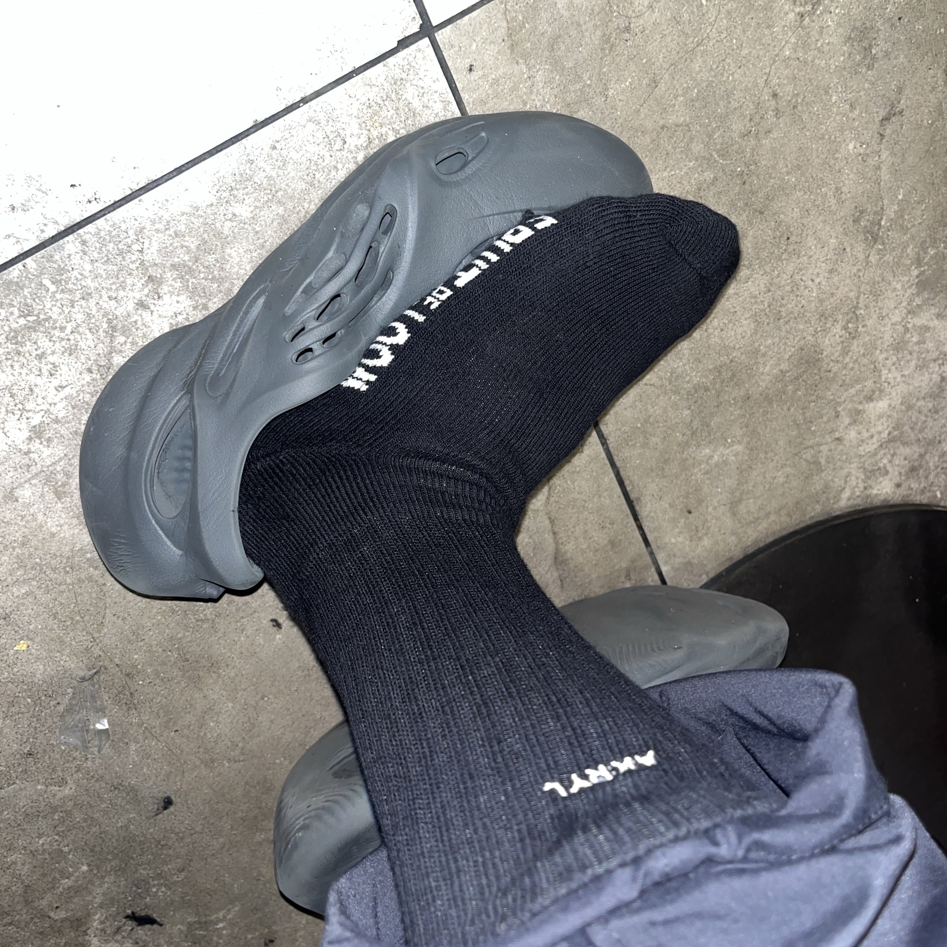 AKRYL Fruits Icon Socks Black - 26FW 착용 스타일