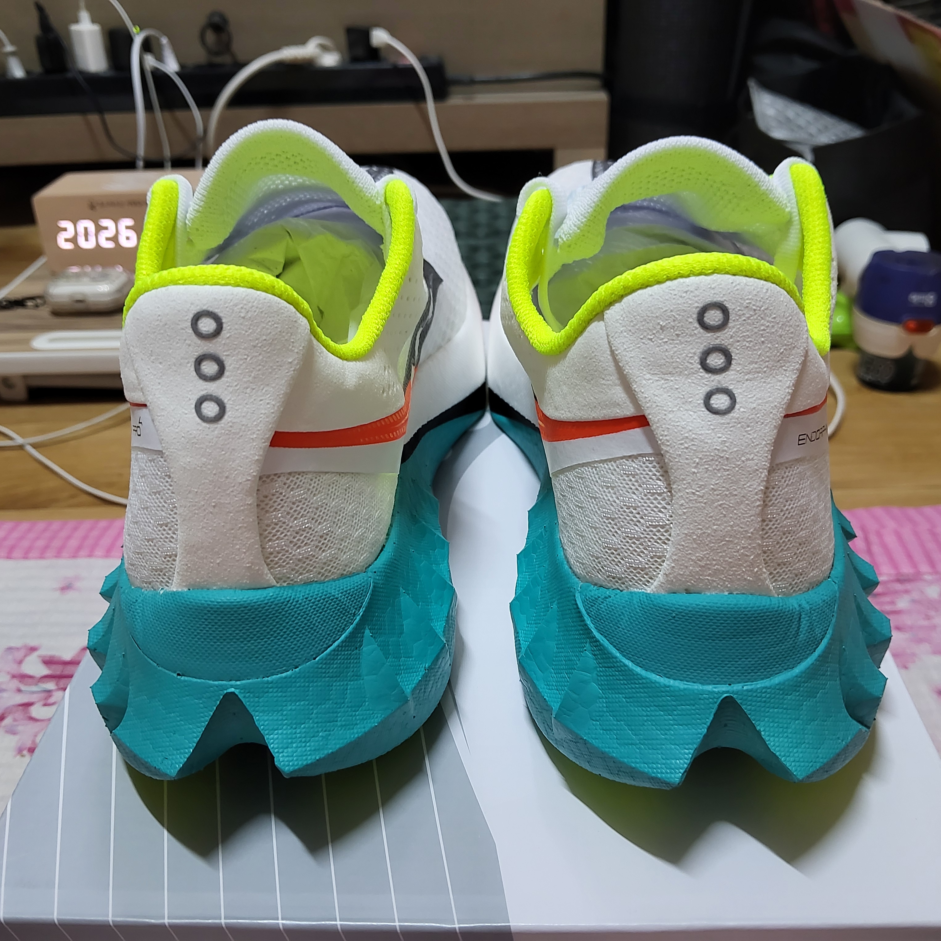 Saucony Endorphin Pro 4 White Mutant 착용 스타일 - 8