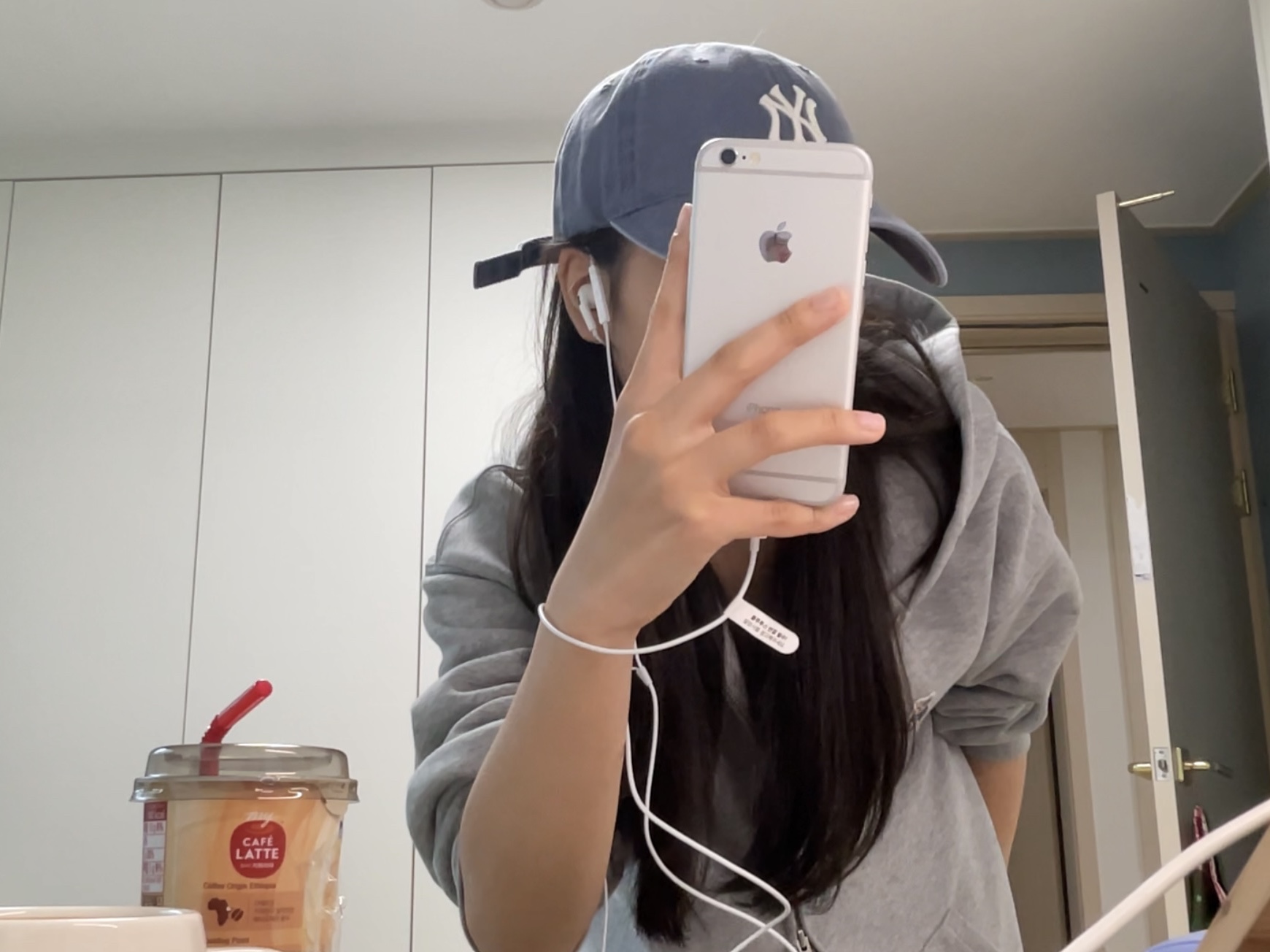 MLB Ace Unstructured Ball Cap New York Yankees Sky Blue 착용 스타일