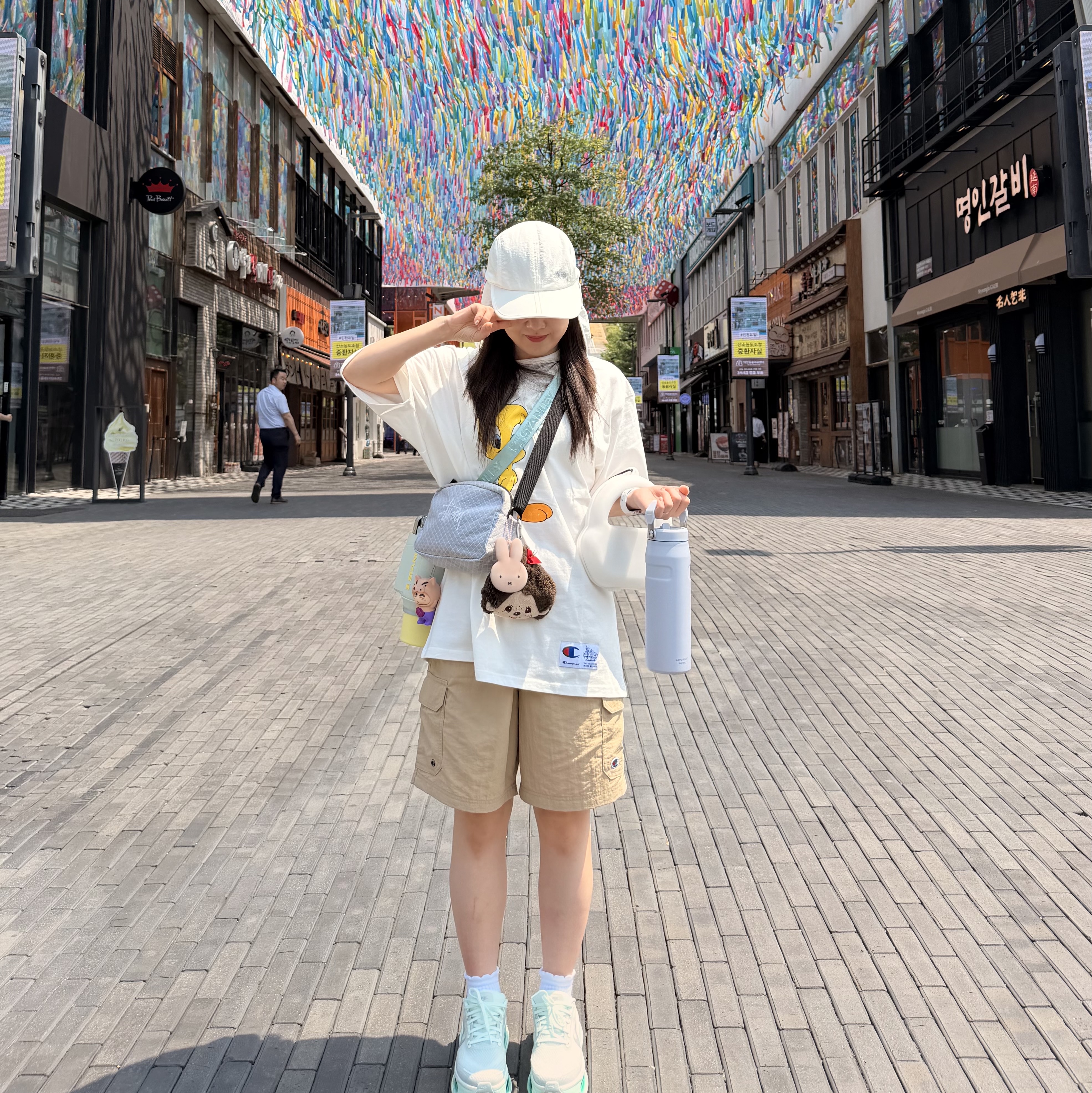 Stussy Foldable Shade Hat Bone, Nike Vomero Premium White Midnight Navy 착용 스타일