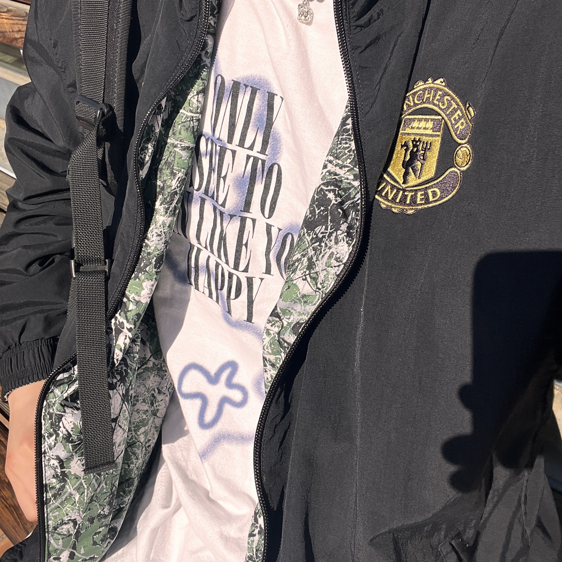 Adidas Manchester United Stone Roses Anthem Jacket Black Multicolor - KR Sizing 착용 스타일 - 2