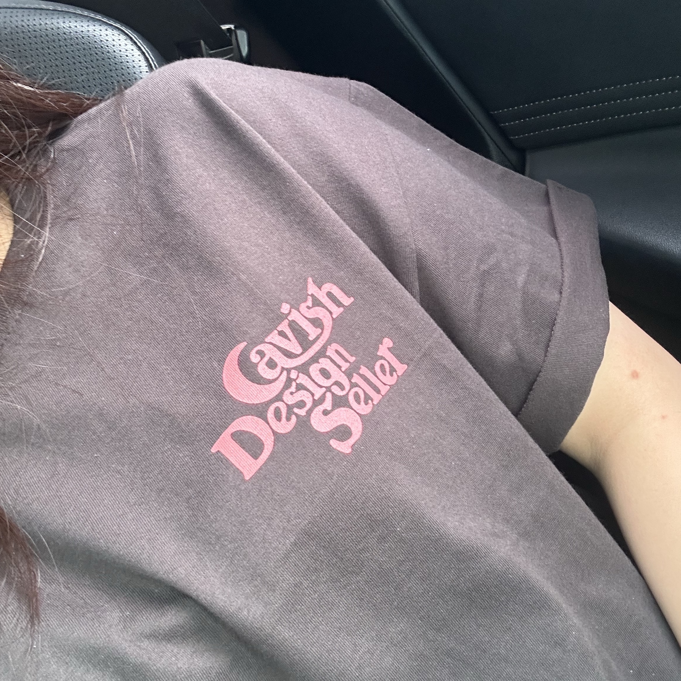 CAVISH Seller Logo SS Tee Charcoal 착용 스타일 - 3