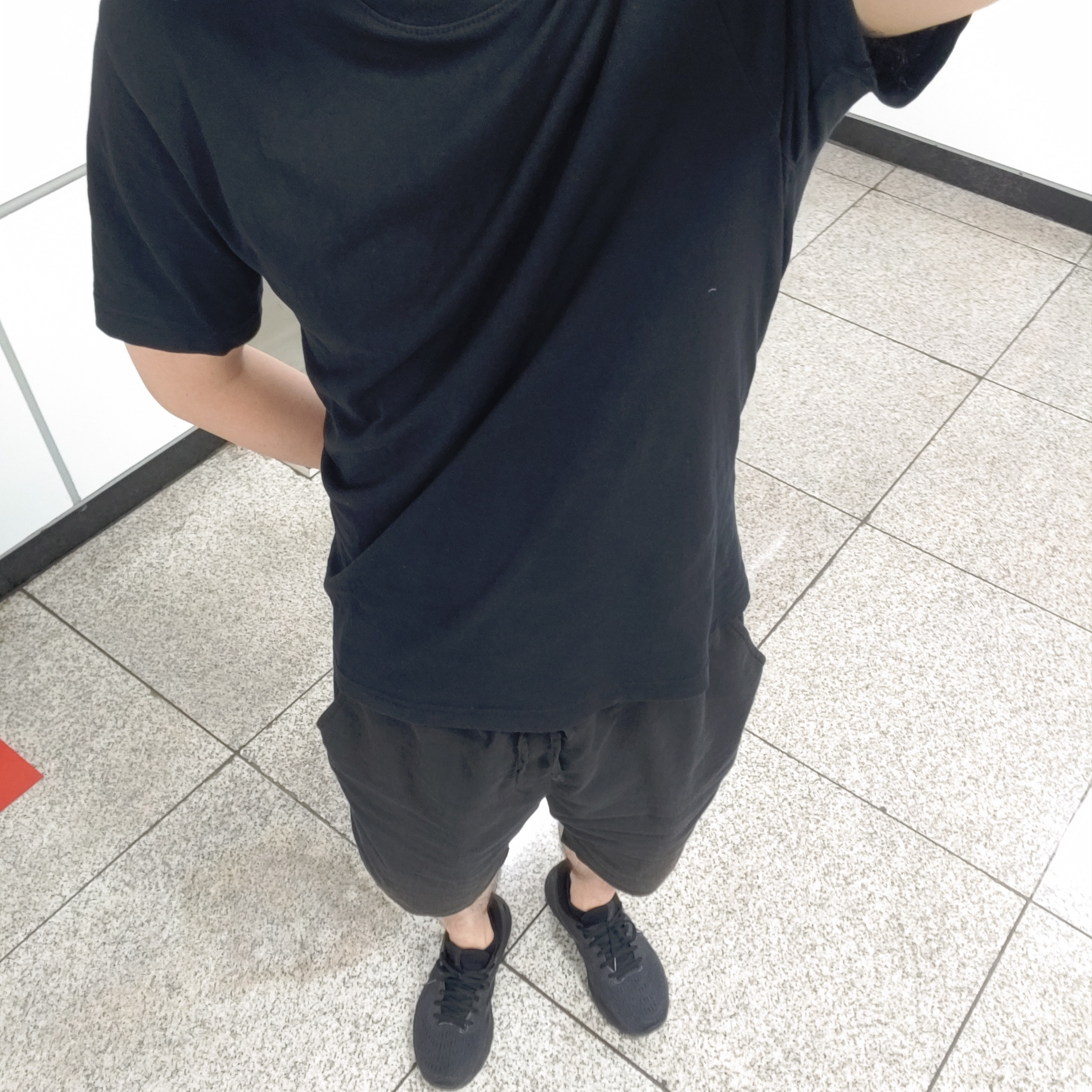 (W) Asics Gel-Nimbus 23 Black - D Wide 착용 스타일 - 1
