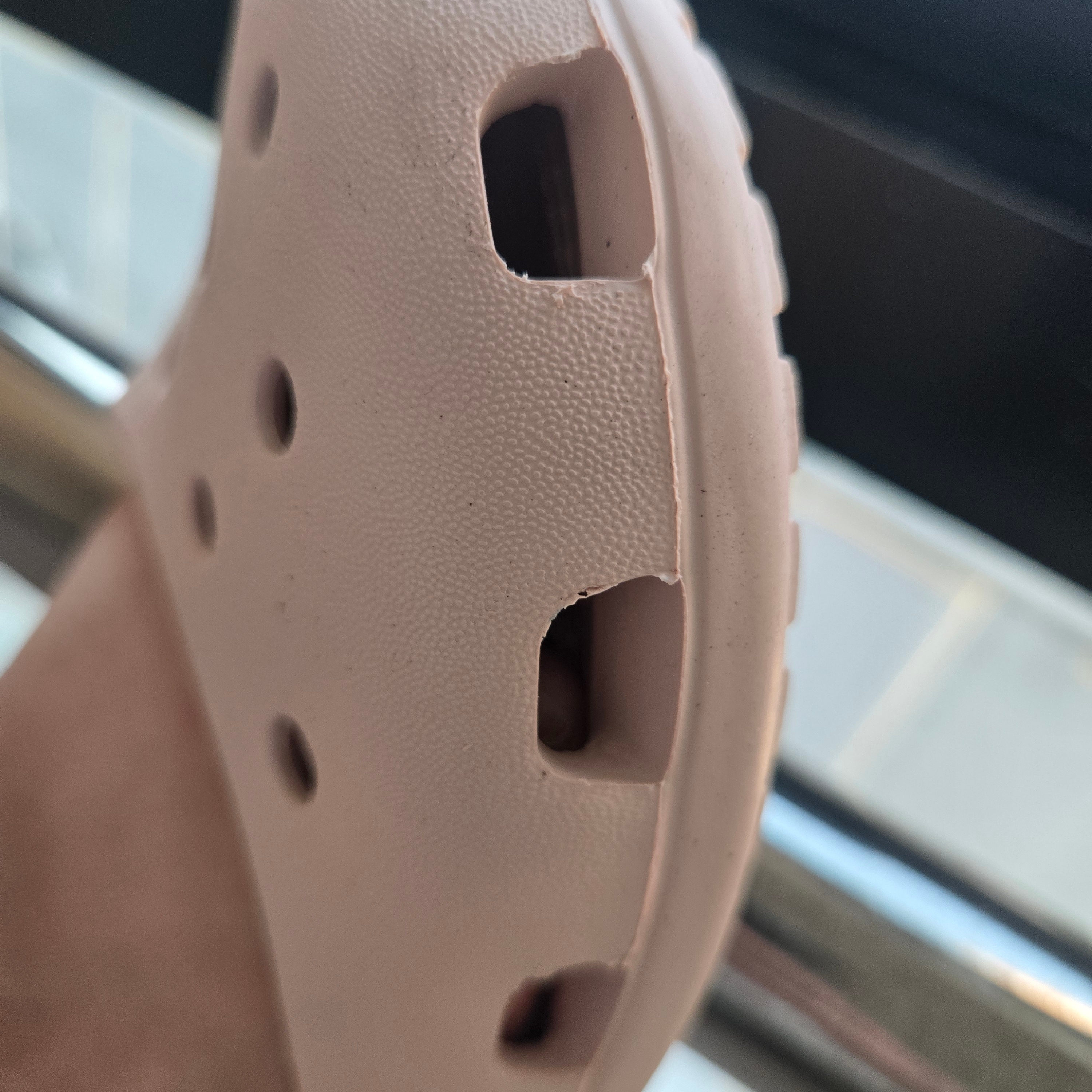 (W) Crocs Classic Ballet Quartz 착용 스타일 - 3