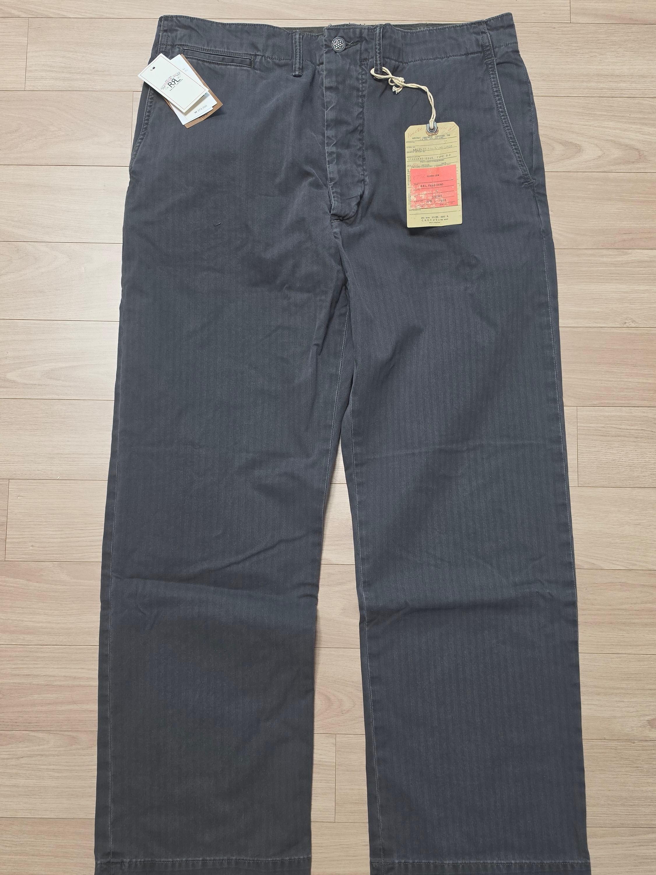 Double RL Garment Dye Herringbone Field Pants Washed Black 착용 스타일