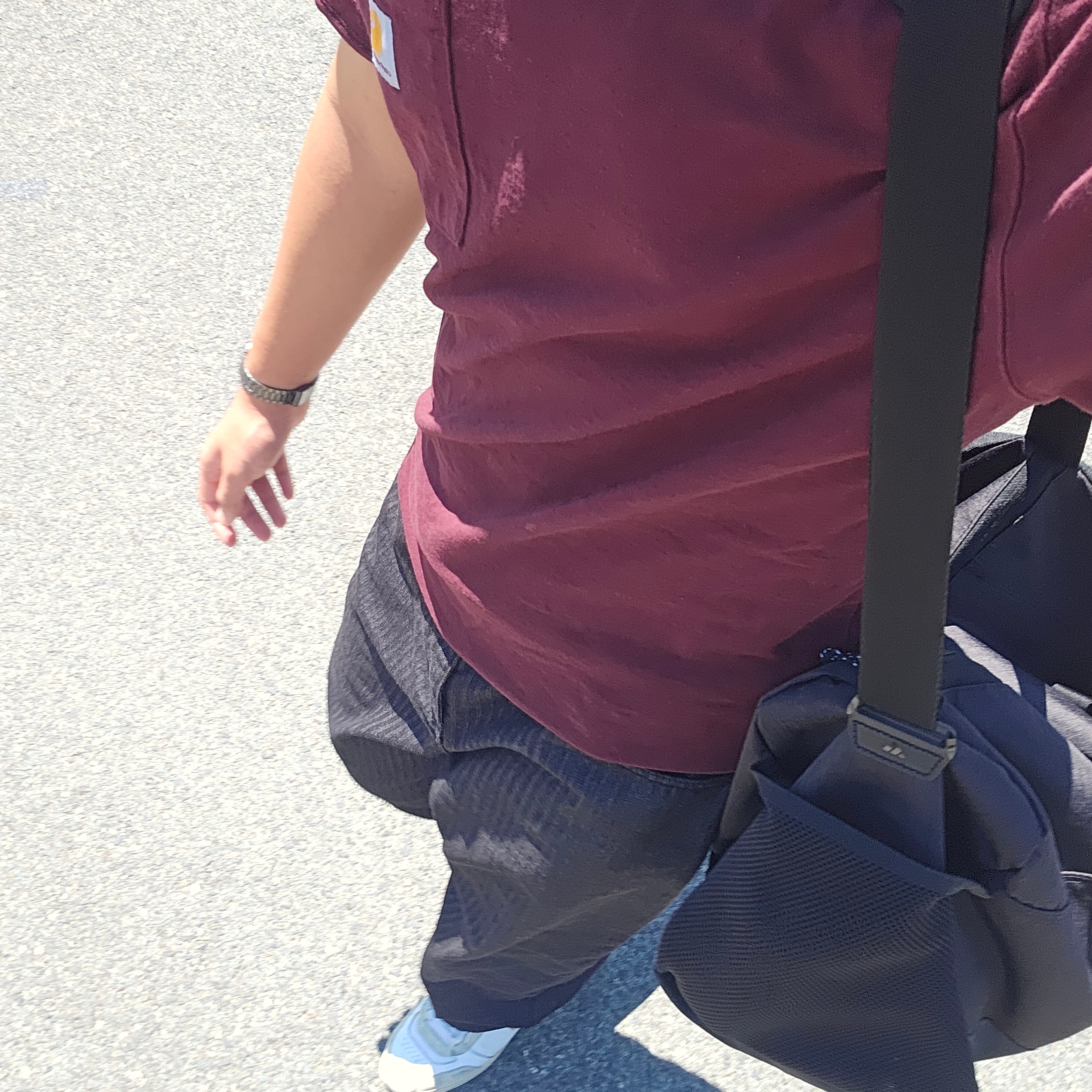 Carhartt Loose Fit Heavyweight Regular Short Sleeve Pocket T-Shirt Port 착용 스타일