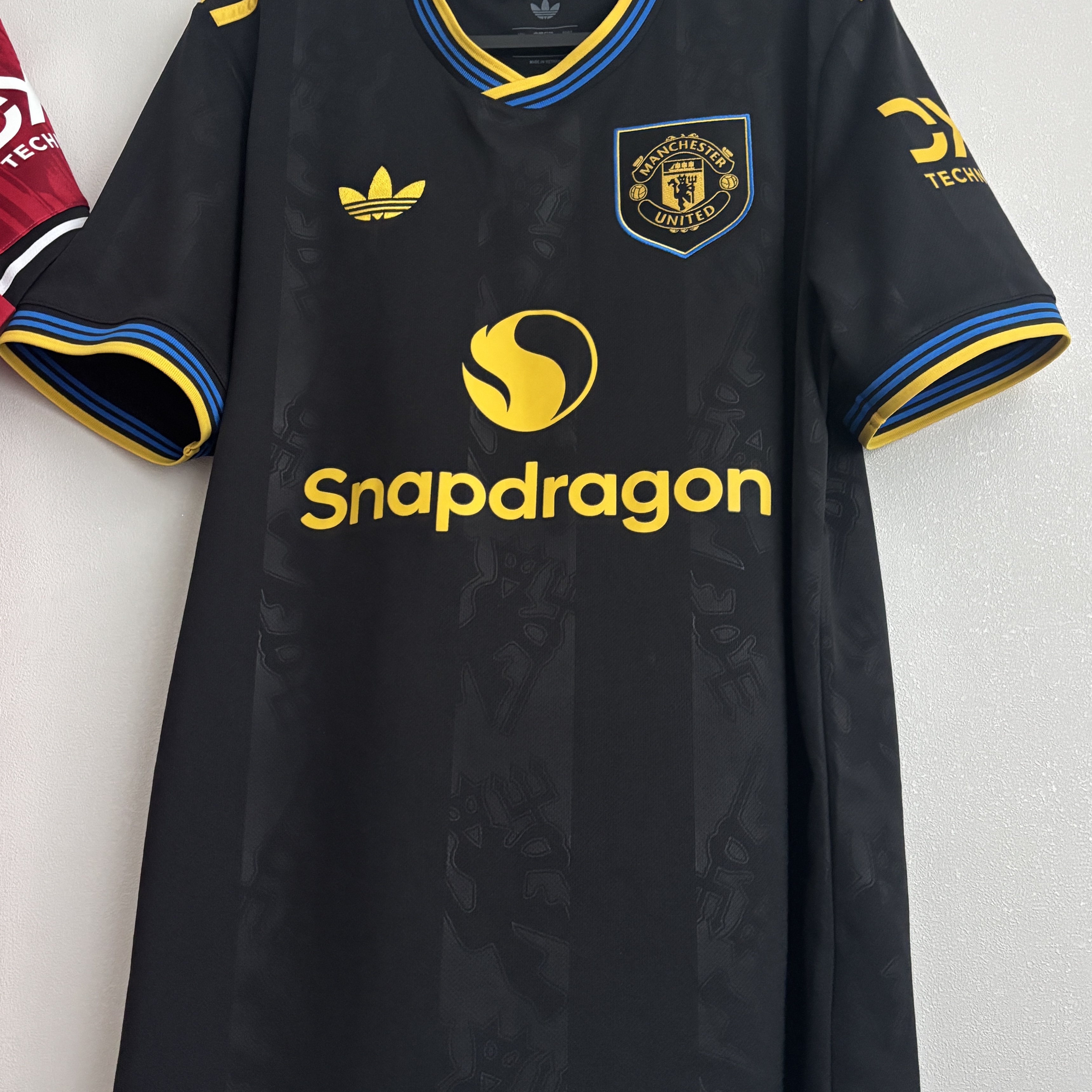 Adidas Manchester United 2025/26 3rd Jersey Black - KR Sizing (Non Marking Ver.) 착용 스타일 - 2