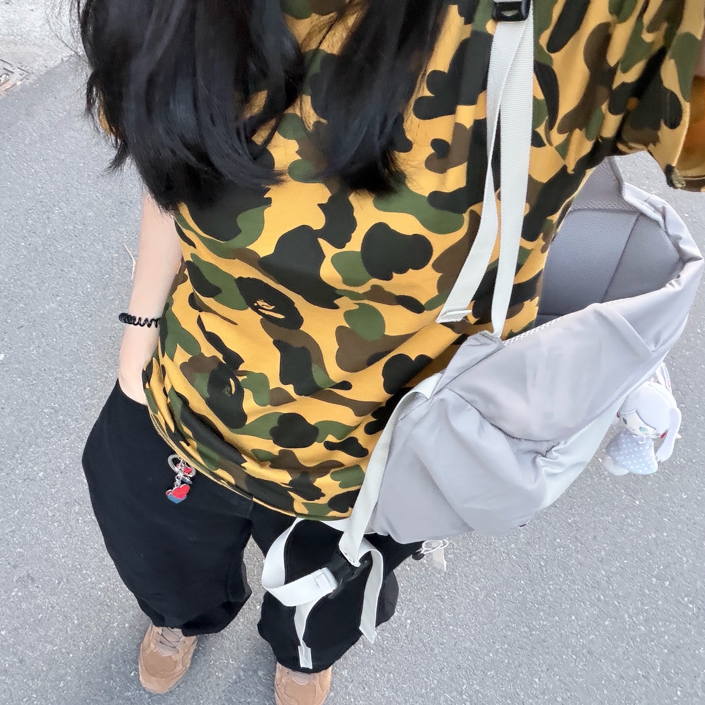 Salomon Trailblazer 10 Grey, BAPE 1st Camo One Point T-Shirt Yellow 착용 스타일 - 1