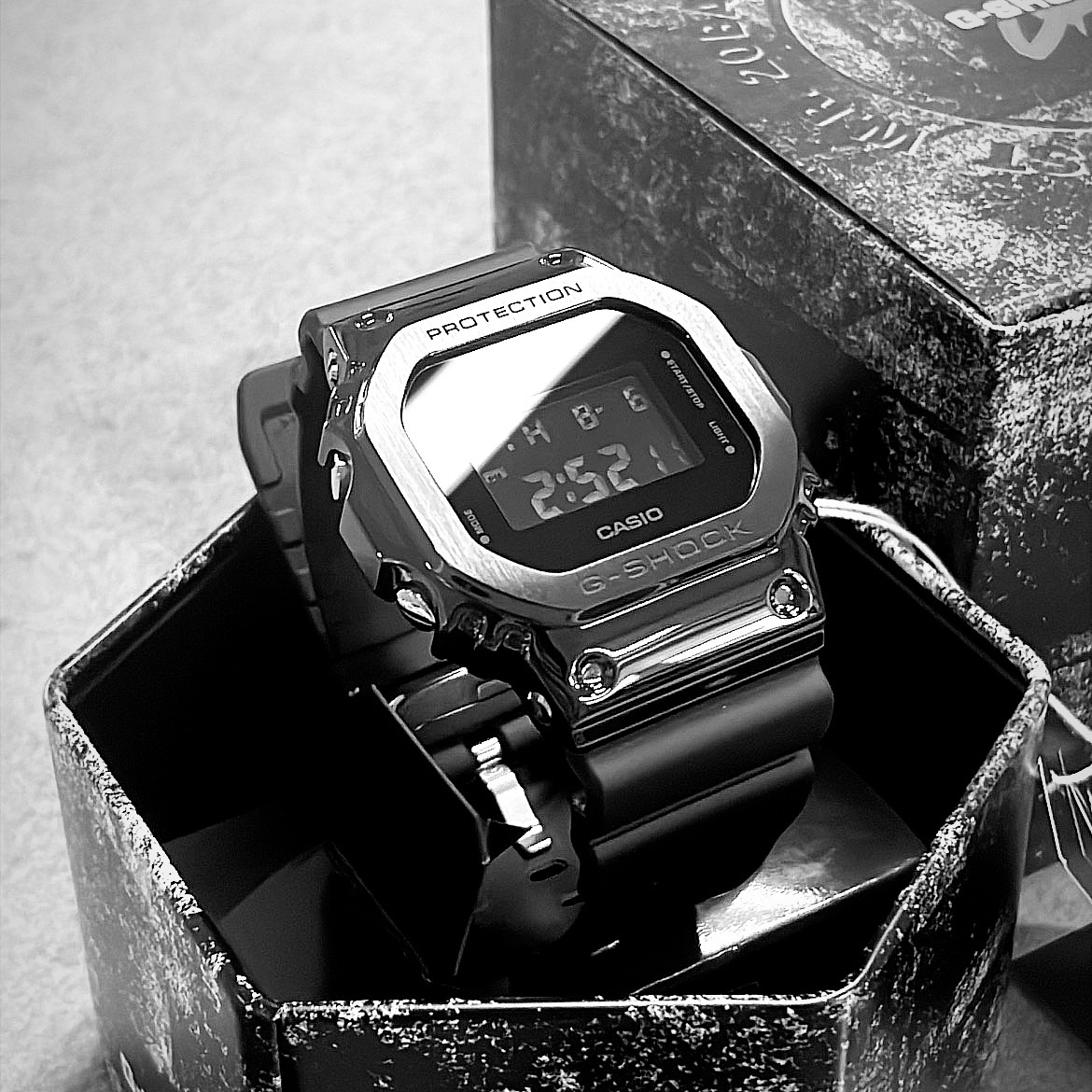 Casio G-Shock GM-5600UB-1 착용 스타일 - 1