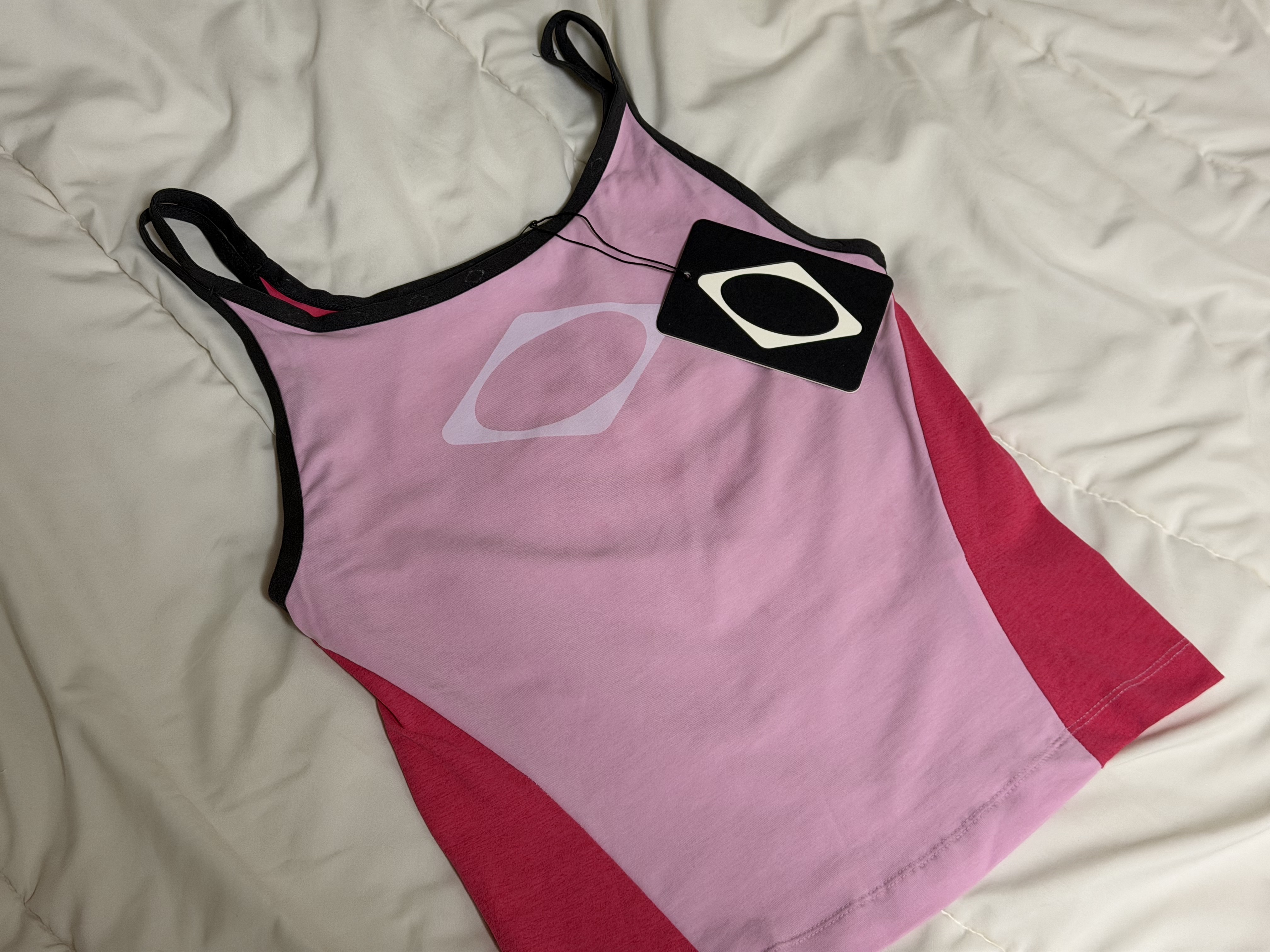 (W) Mischief Rhombus Color Blocked Sleeveless Pink 착용 스타일
